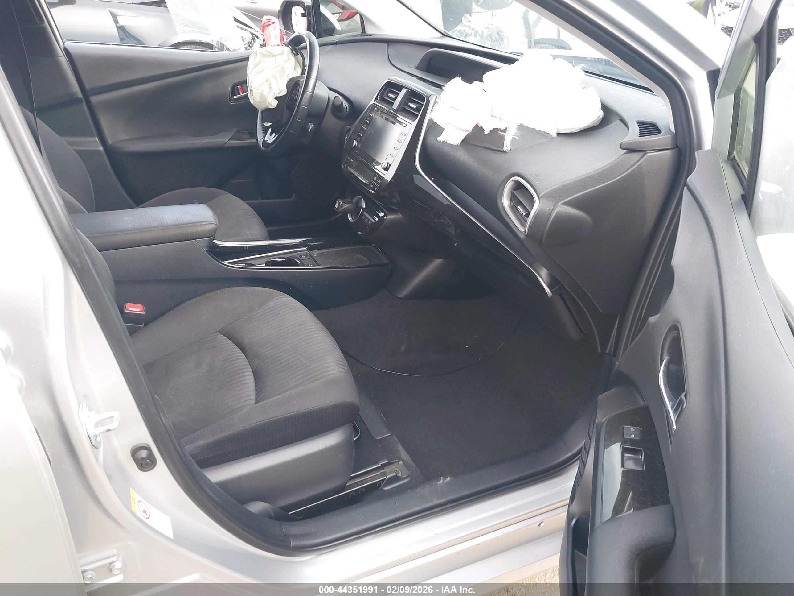 TOYOTA PRIUS image 5