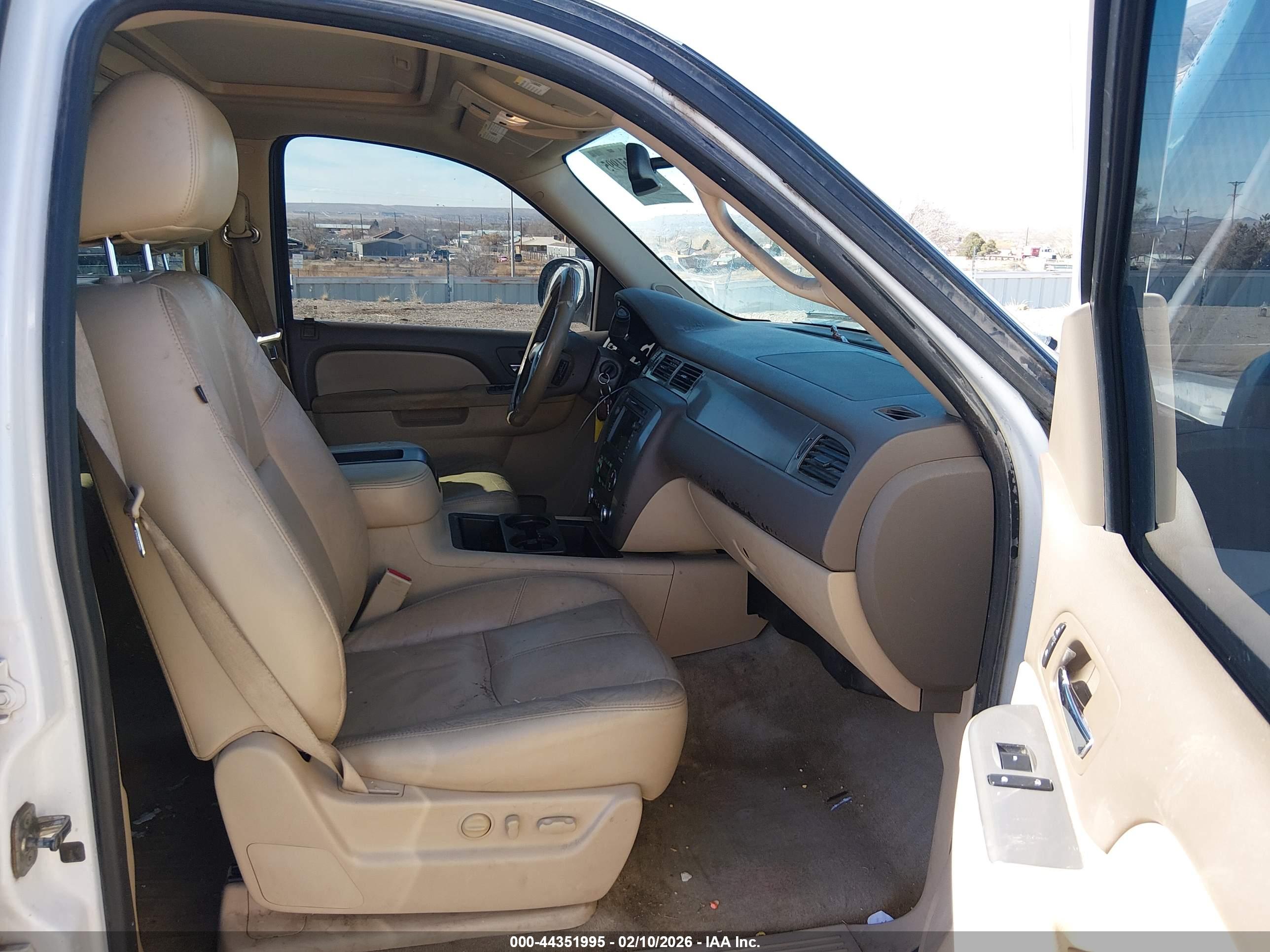 CHEVROLET TAHOE image 5