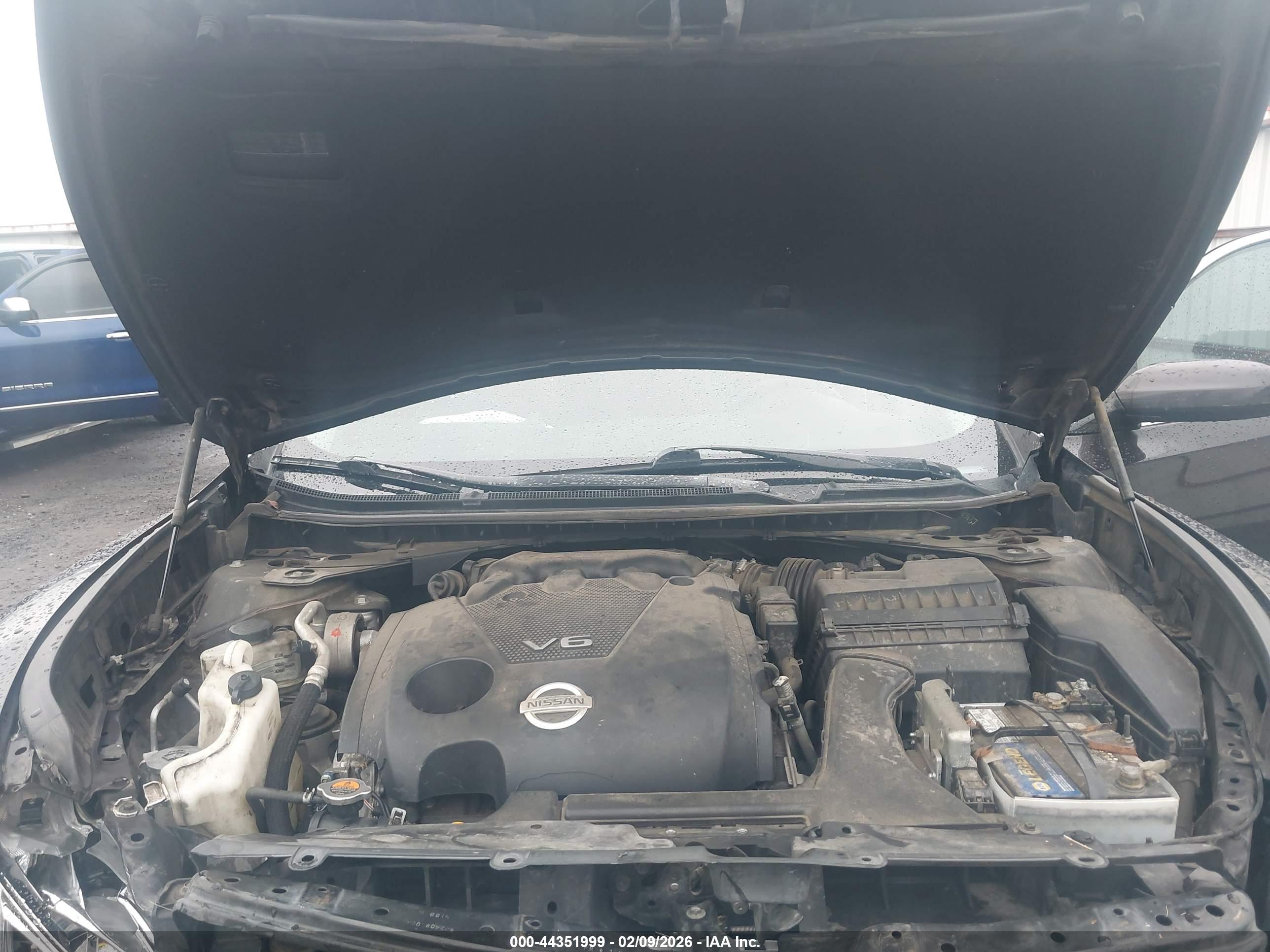 NISSAN MAXIMA image 10