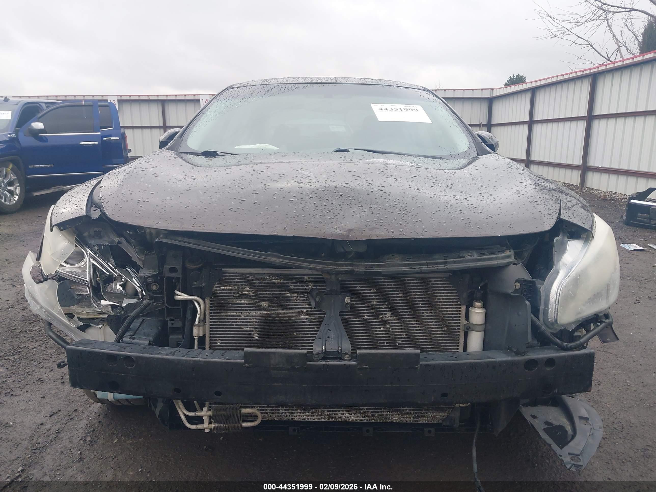 NISSAN MAXIMA image 6