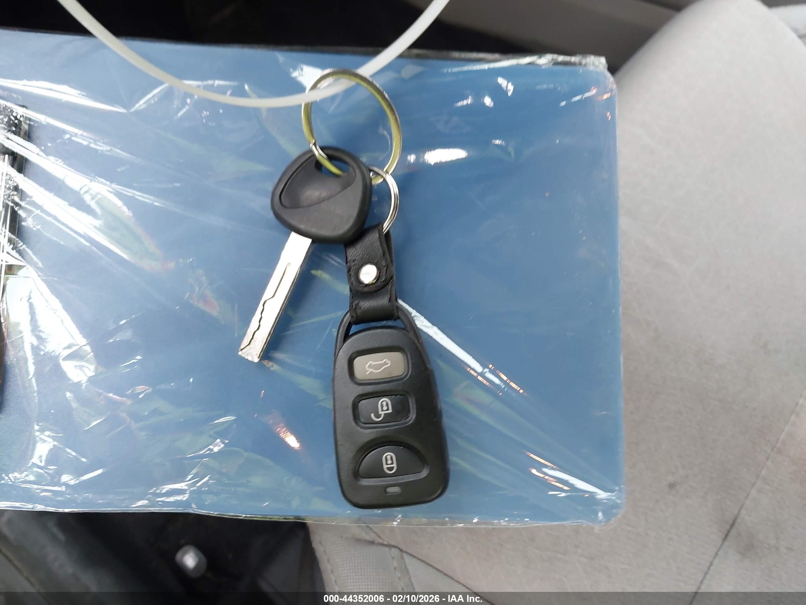 HYUNDAI TUCSON image 11