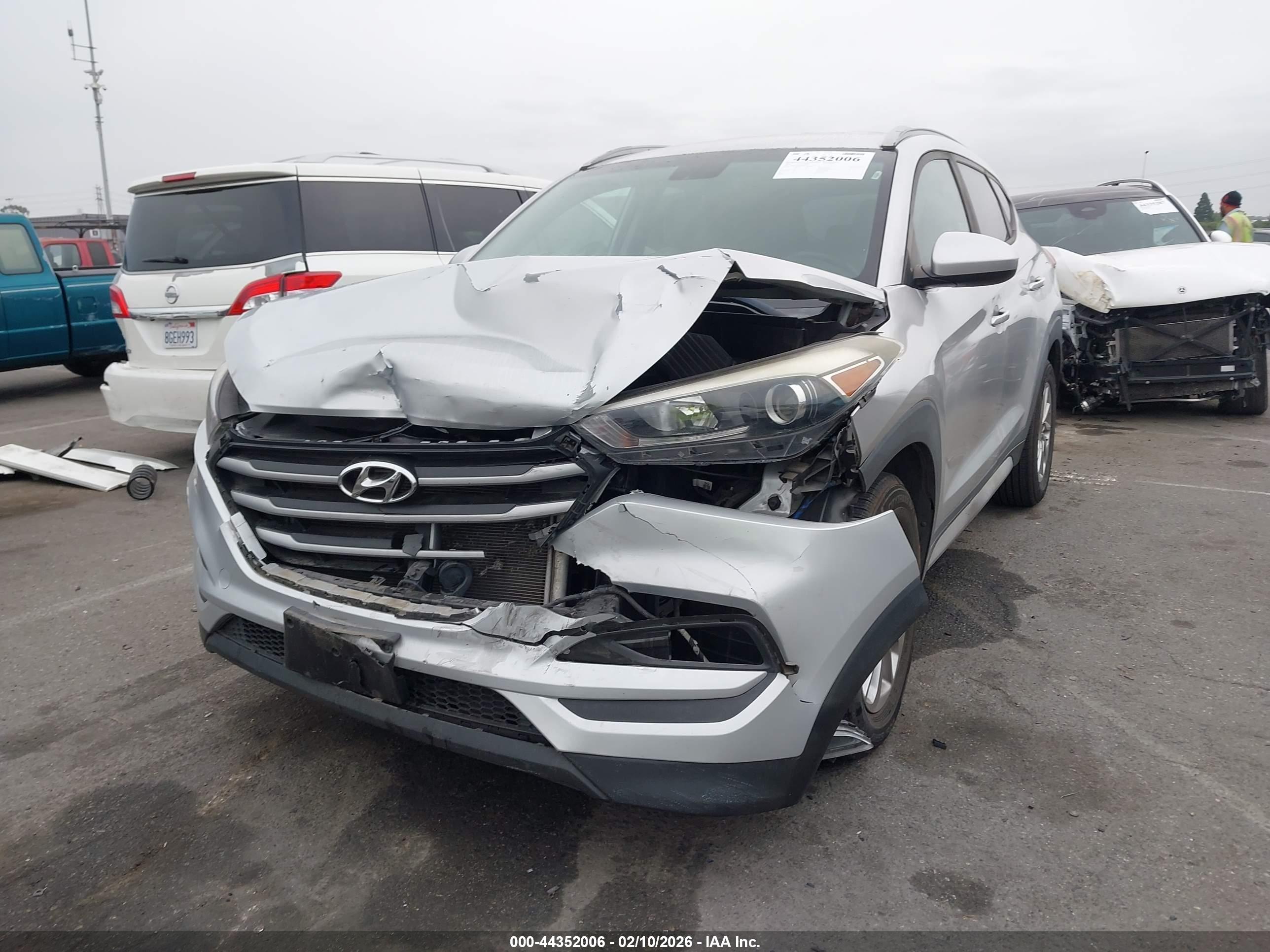 HYUNDAI TUCSON image 2