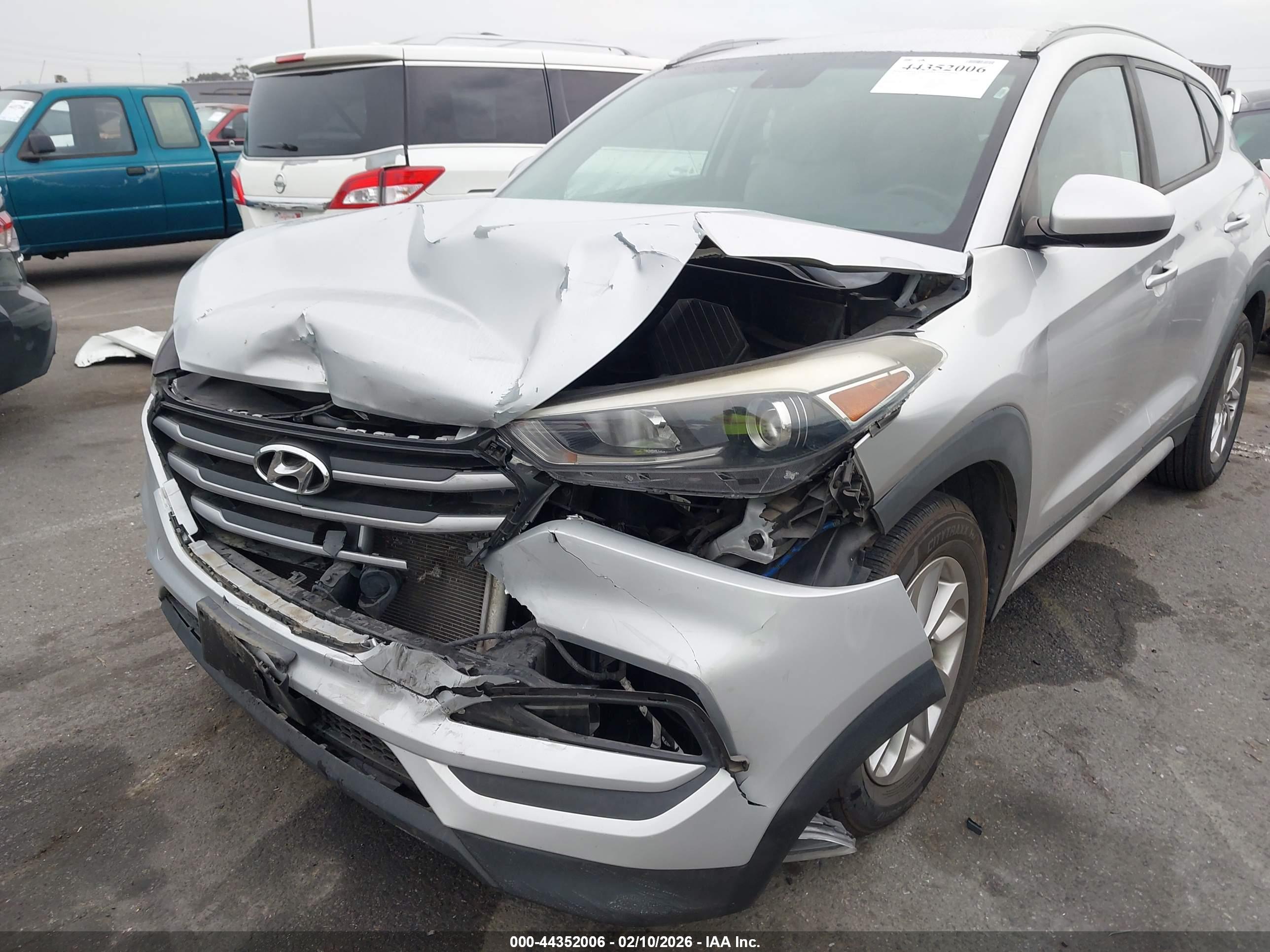 HYUNDAI TUCSON image 6