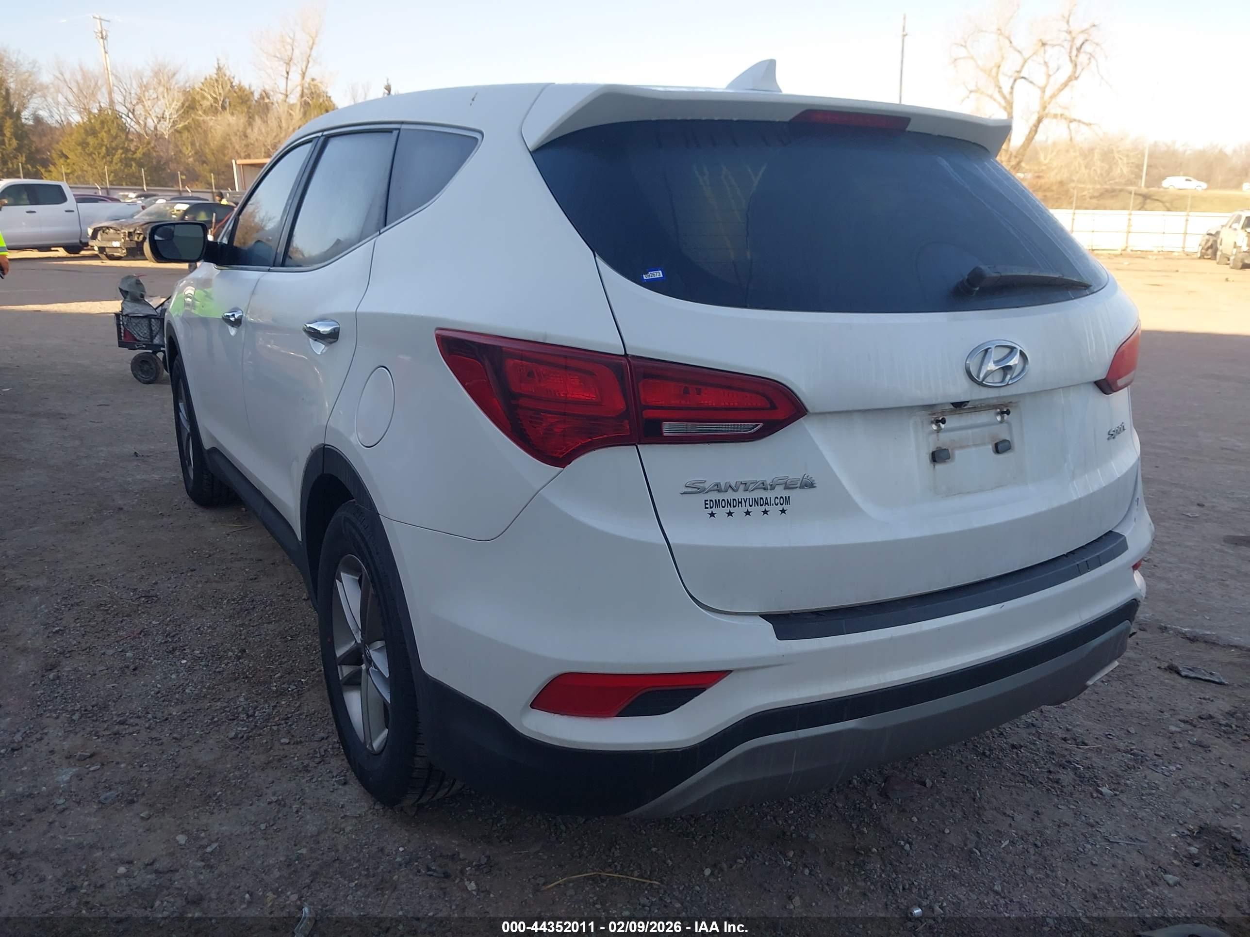 HYUNDAI SANTA image 3