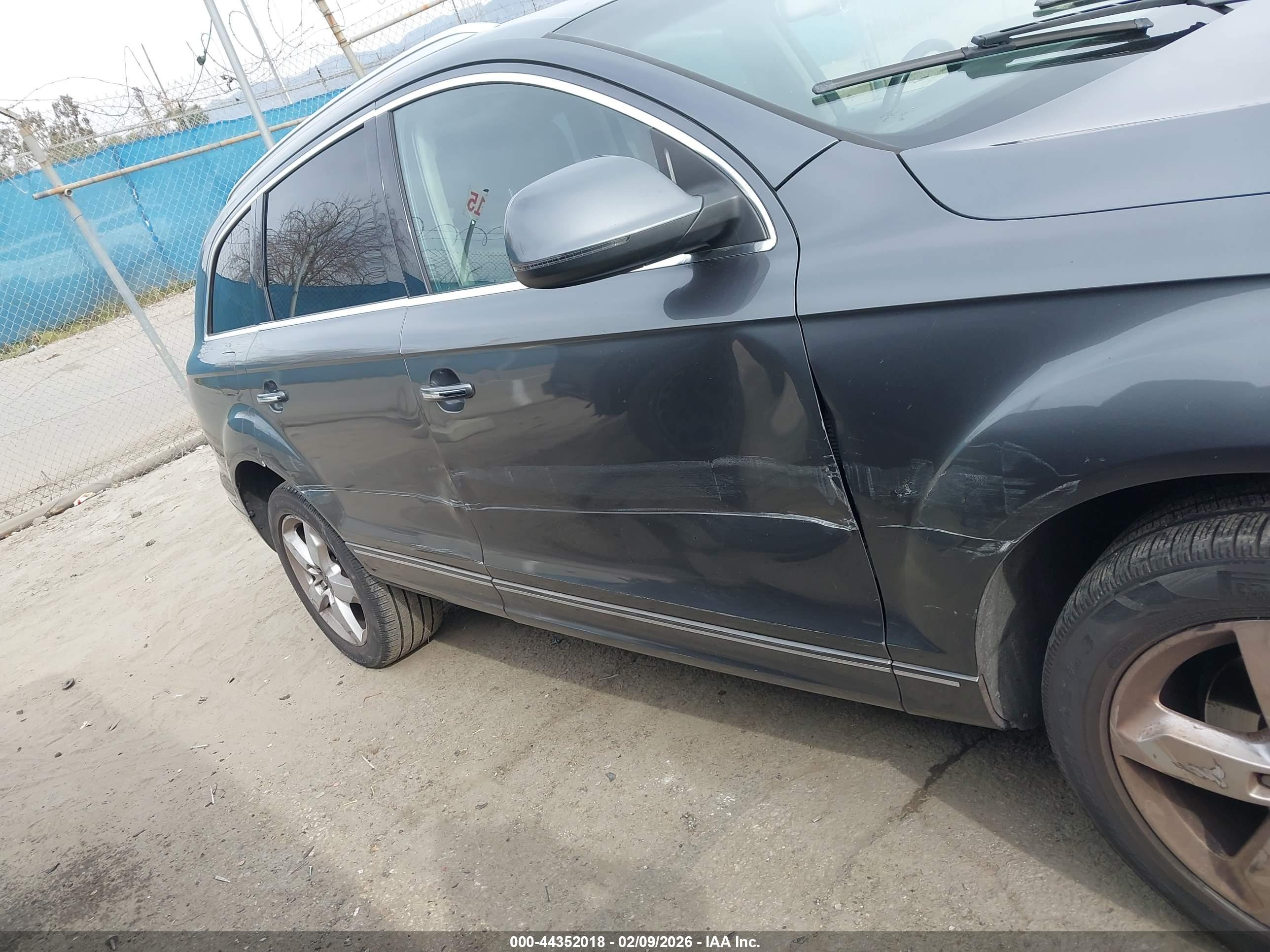 AUDI Q7 image 6