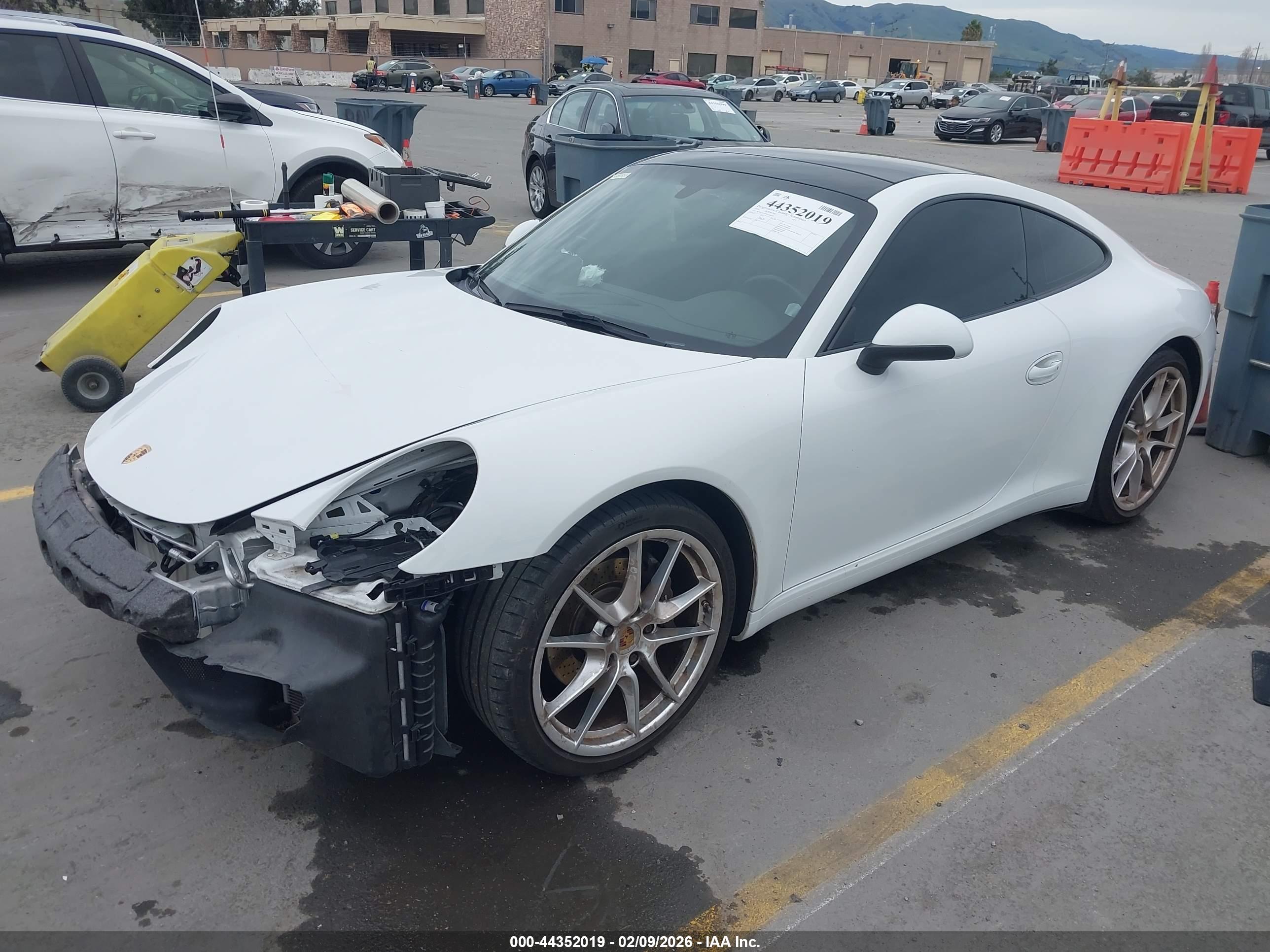 PORSCHE 911 image 2