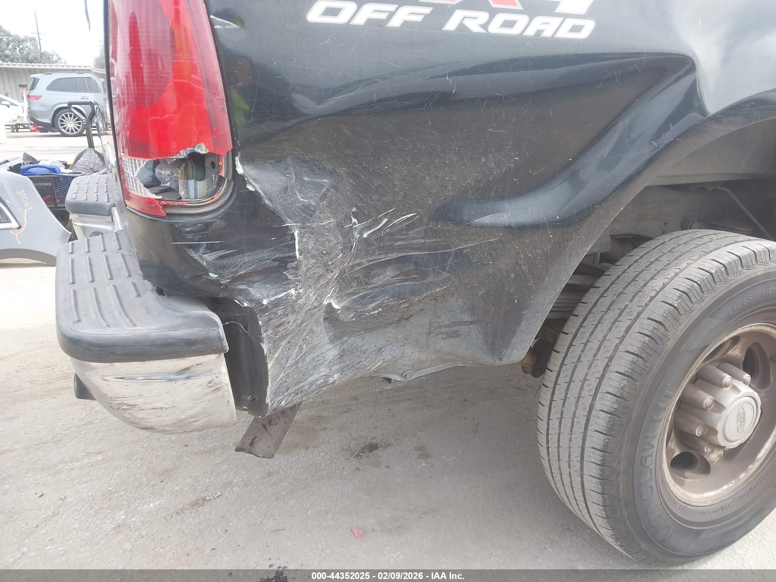 FORD F-250 image 6
