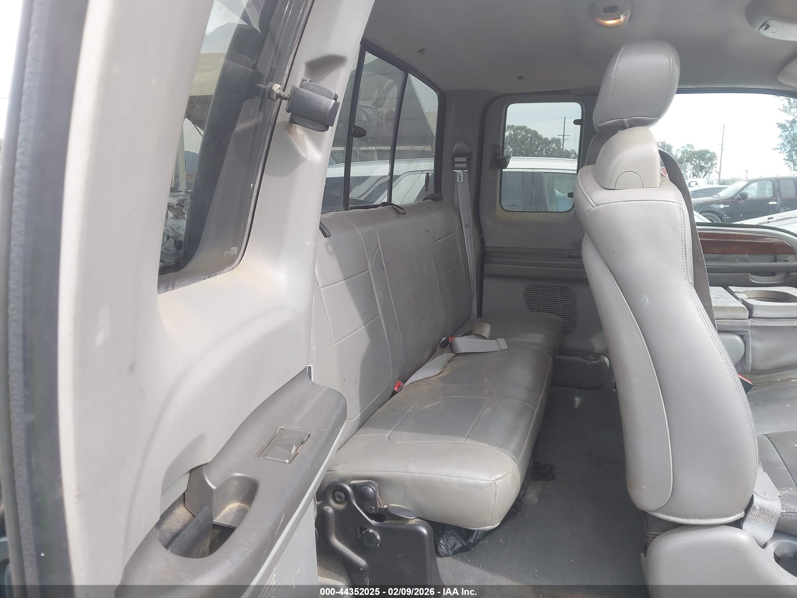 FORD F-250 image 8