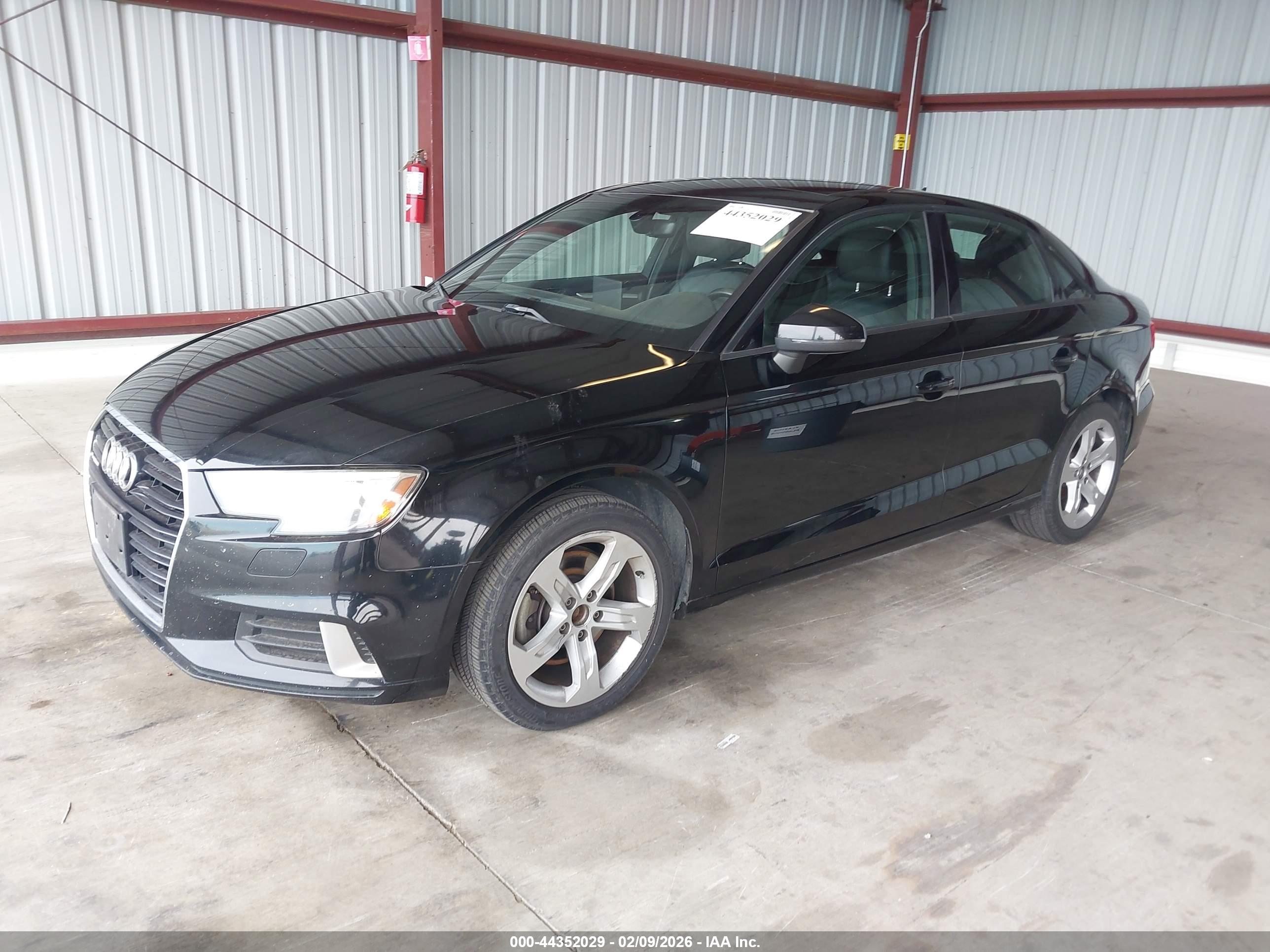 AUDI A3 image 2