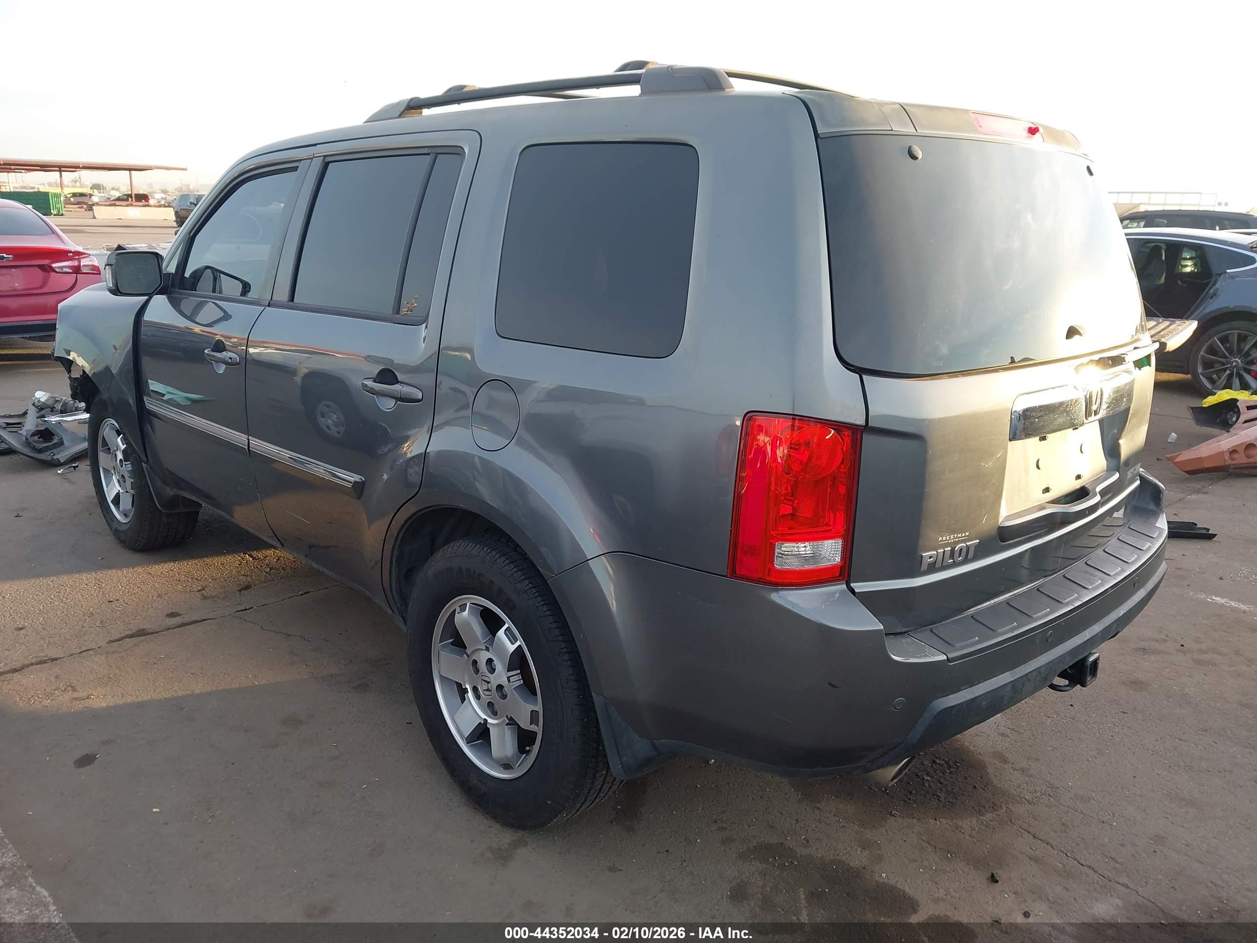 HONDA PILOT image 3