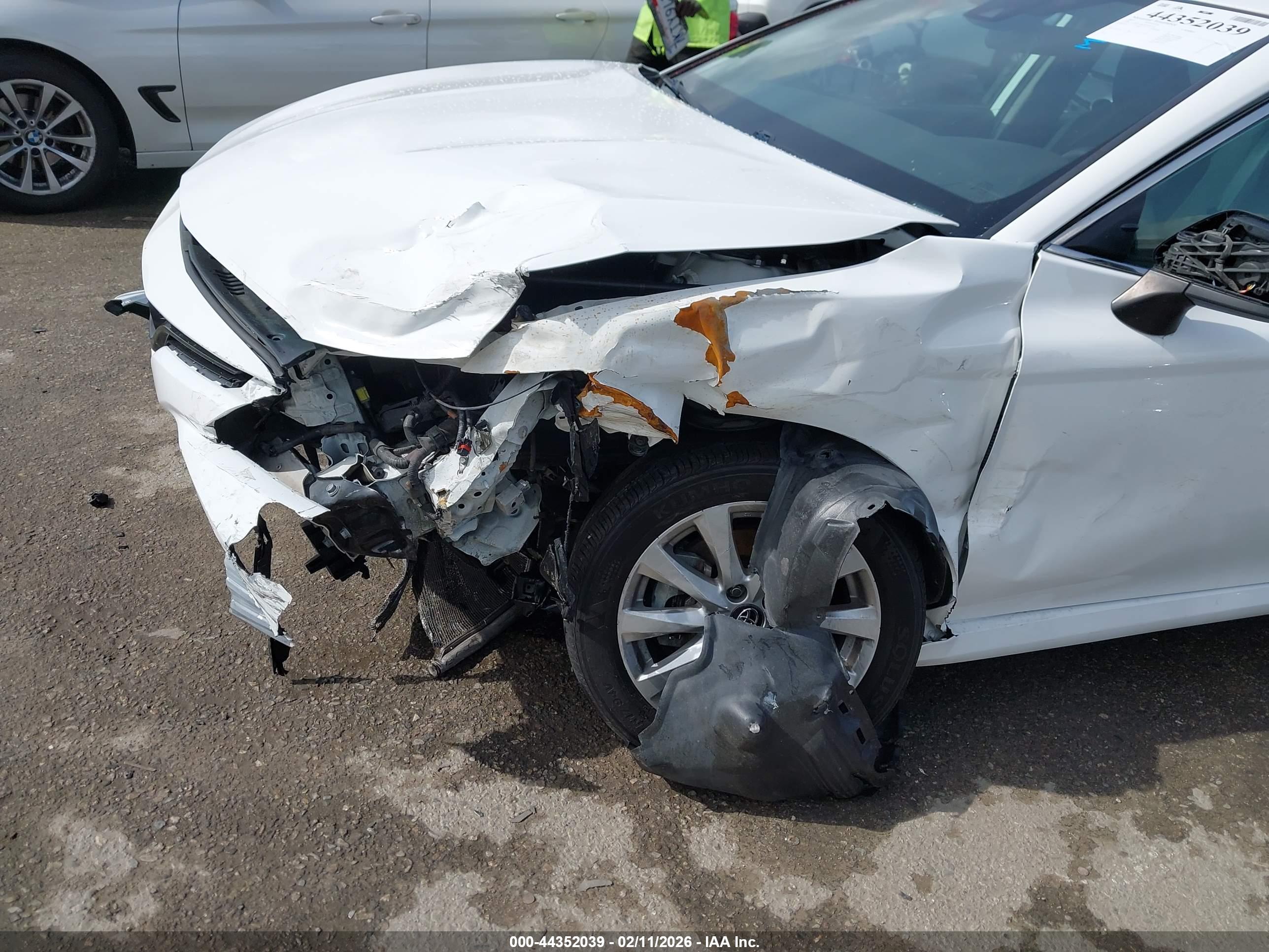 TOYOTA CAMRY image 6