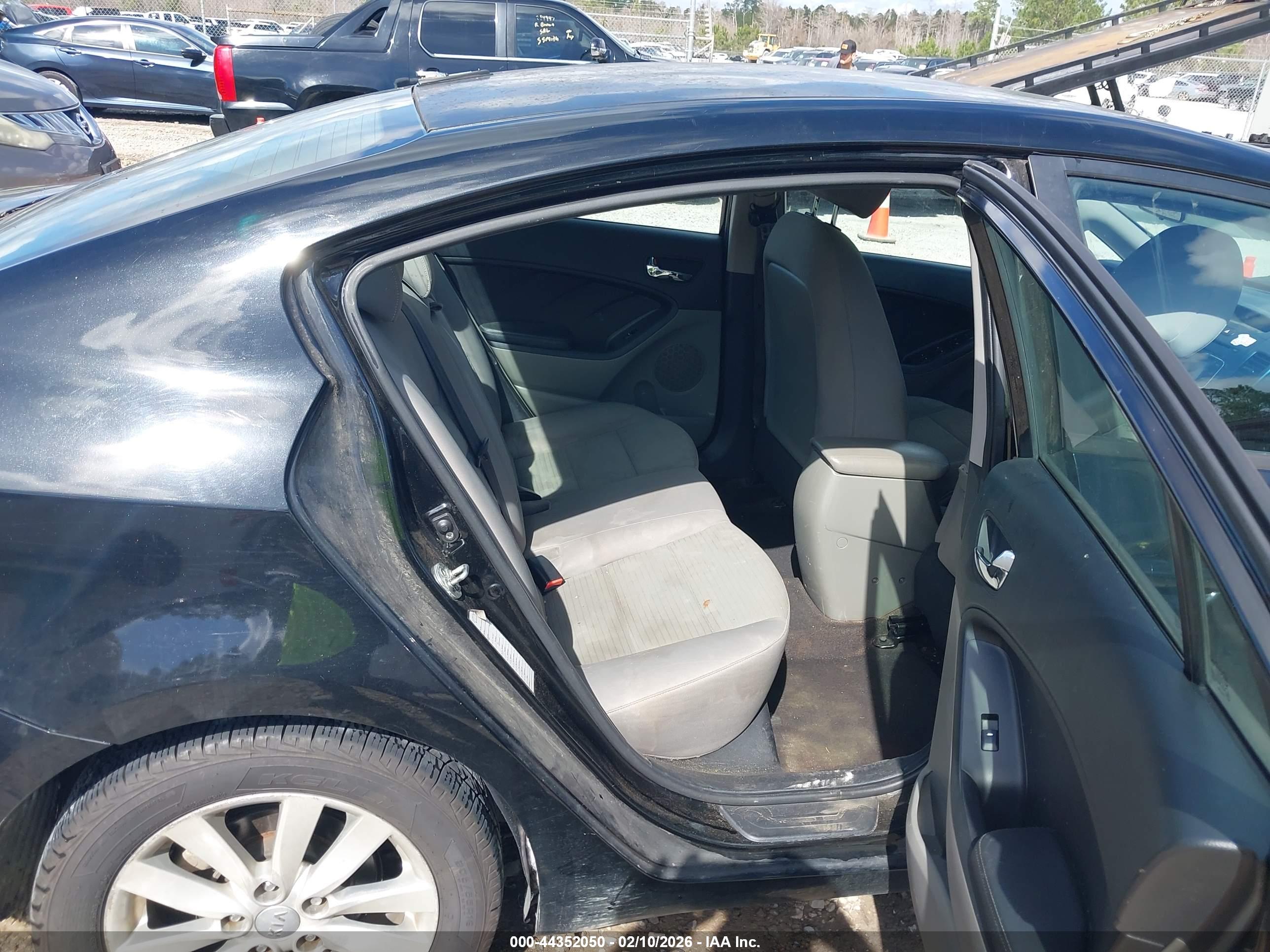 KIA FORTE image 8