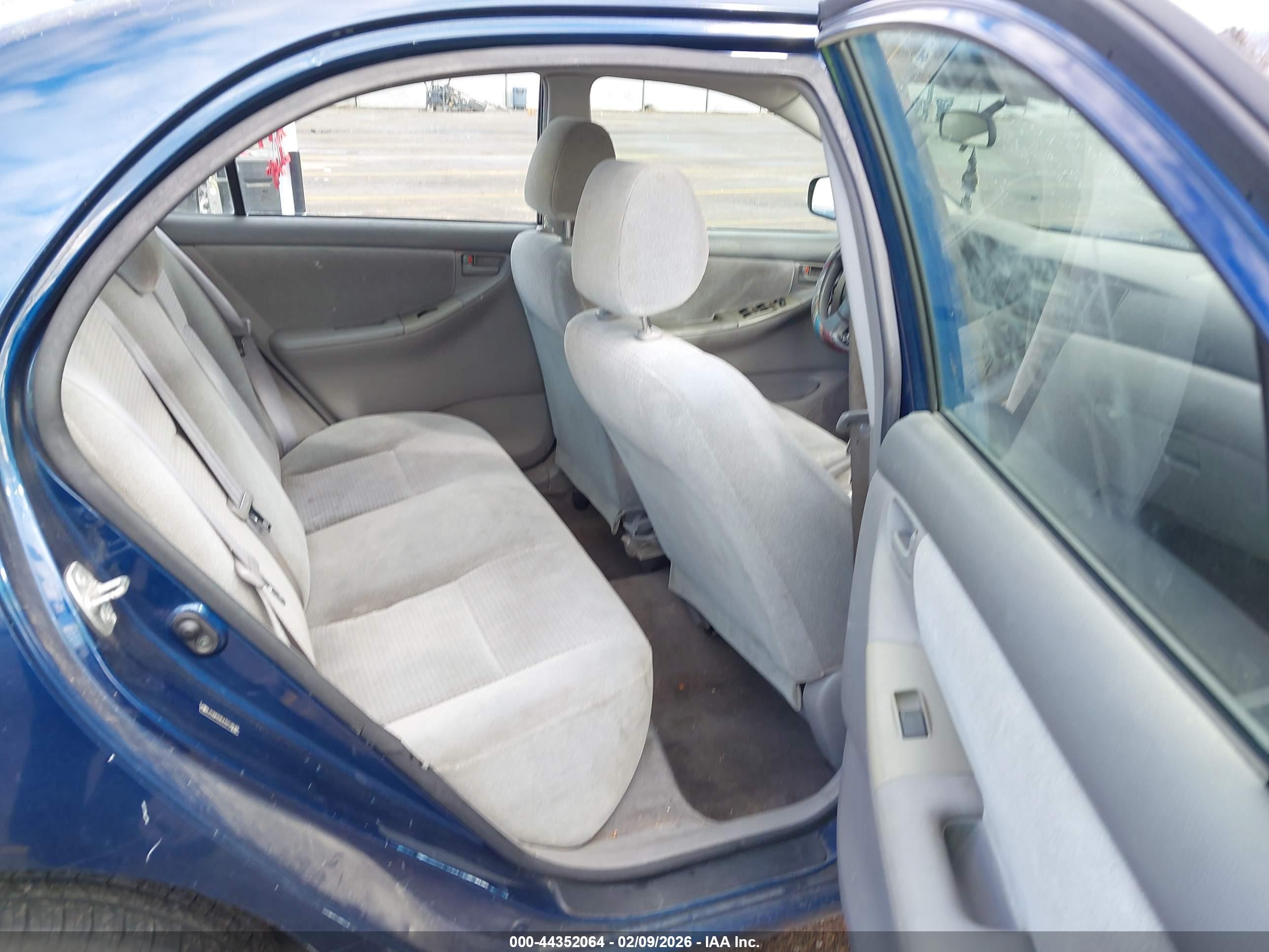 TOYOTA COROLLA image 8