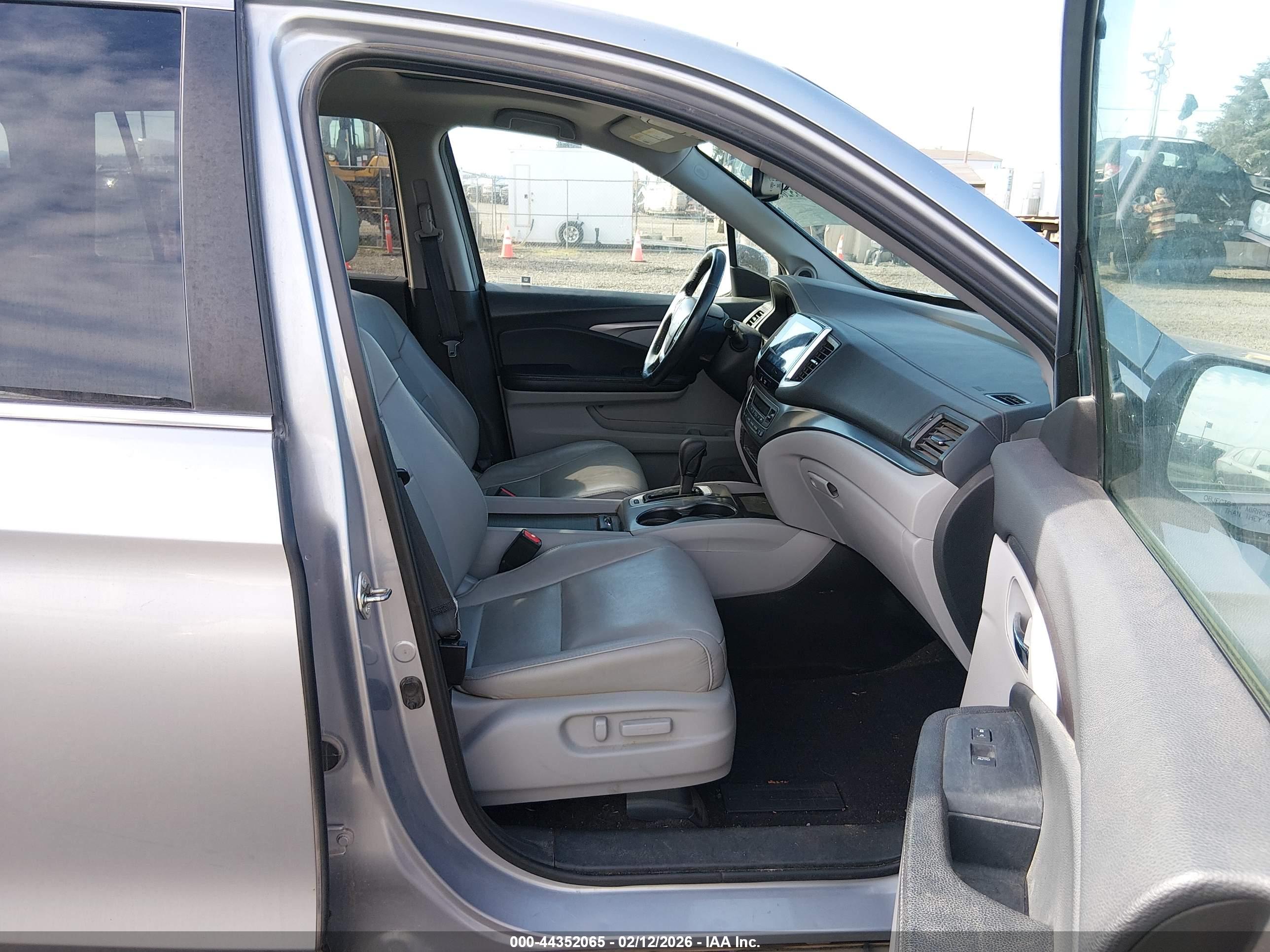 HONDA PILOT image 5