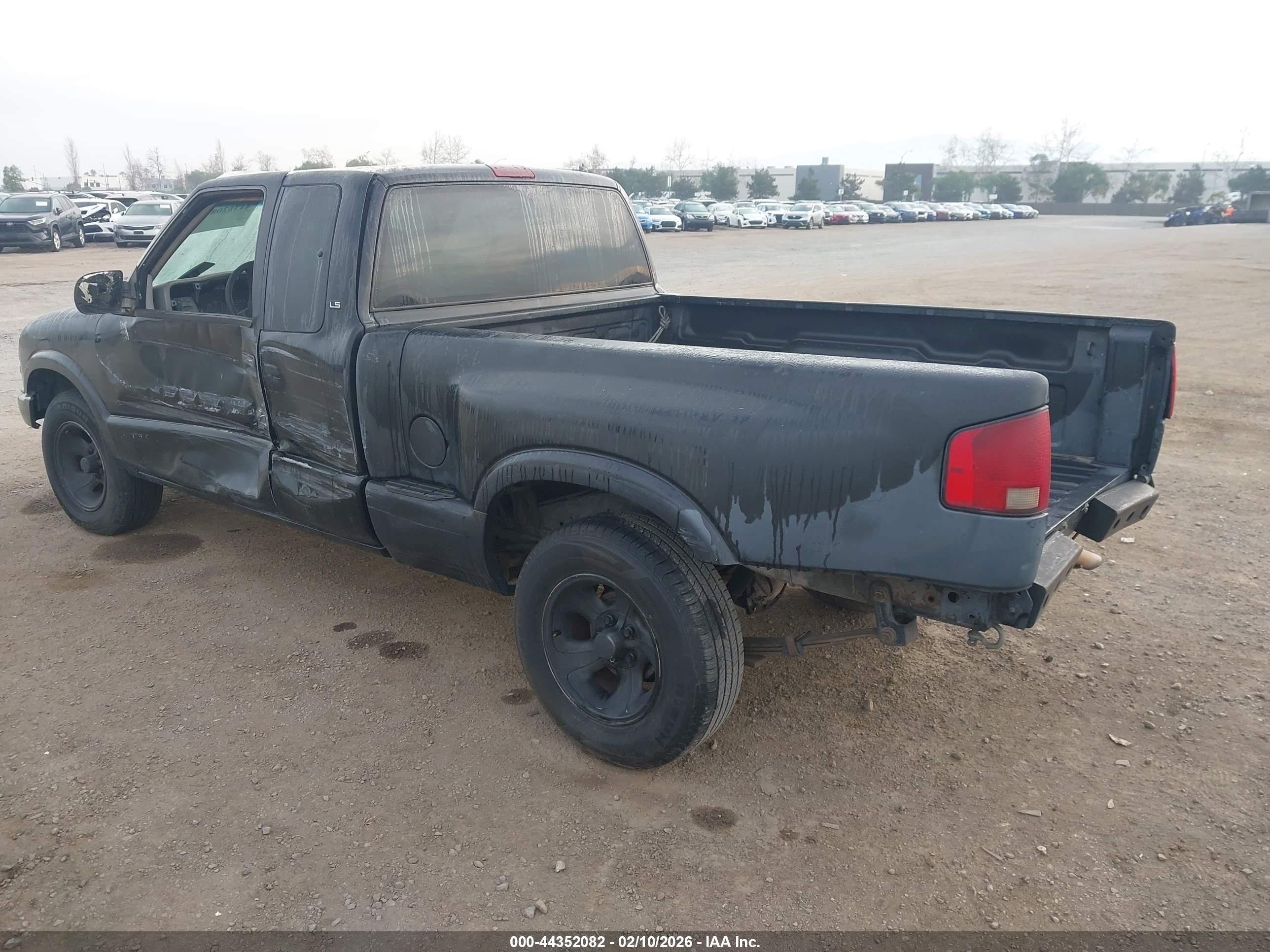 CHEVROLET S-10 image 3