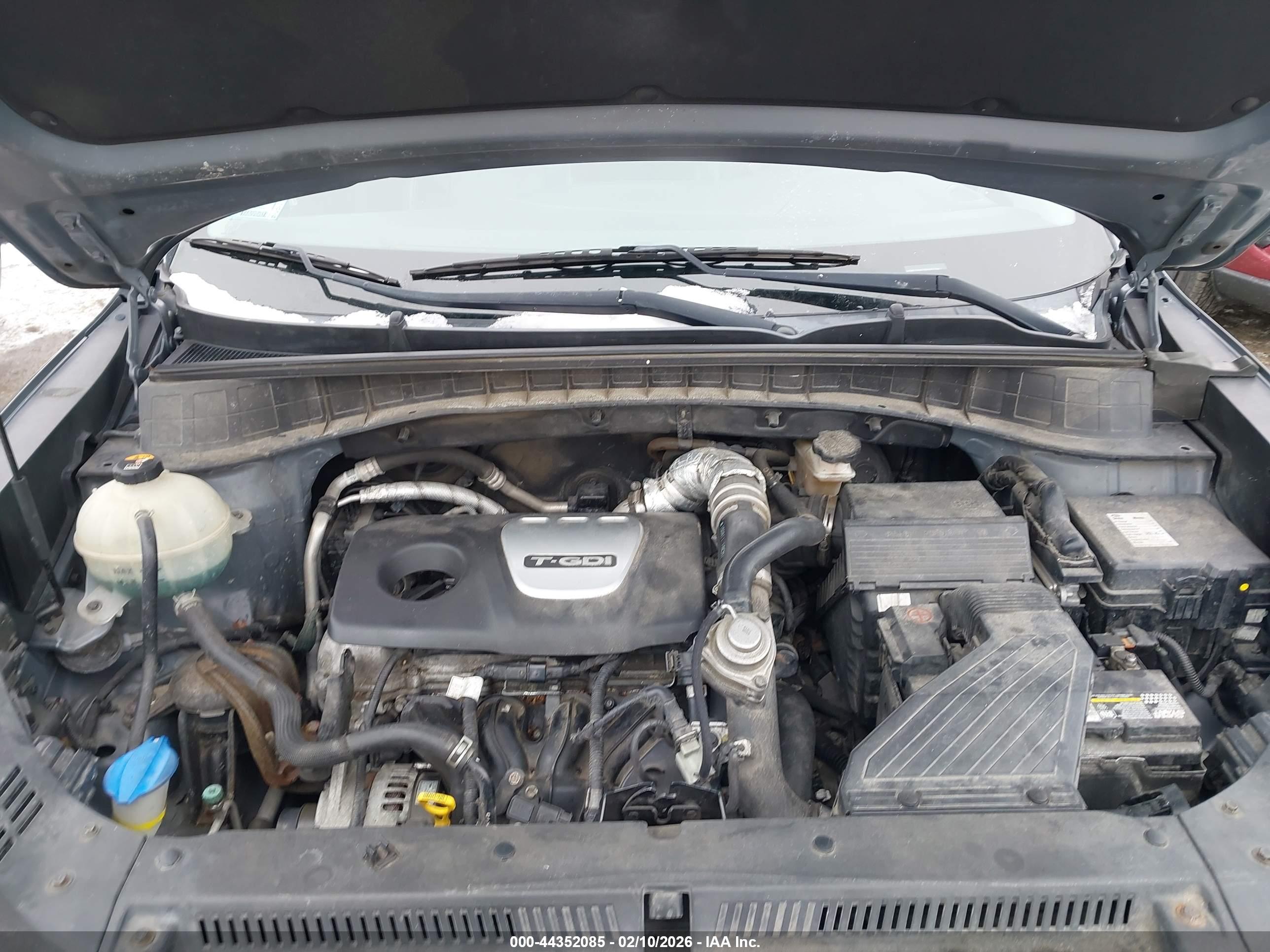 HYUNDAI TUCSON image 10