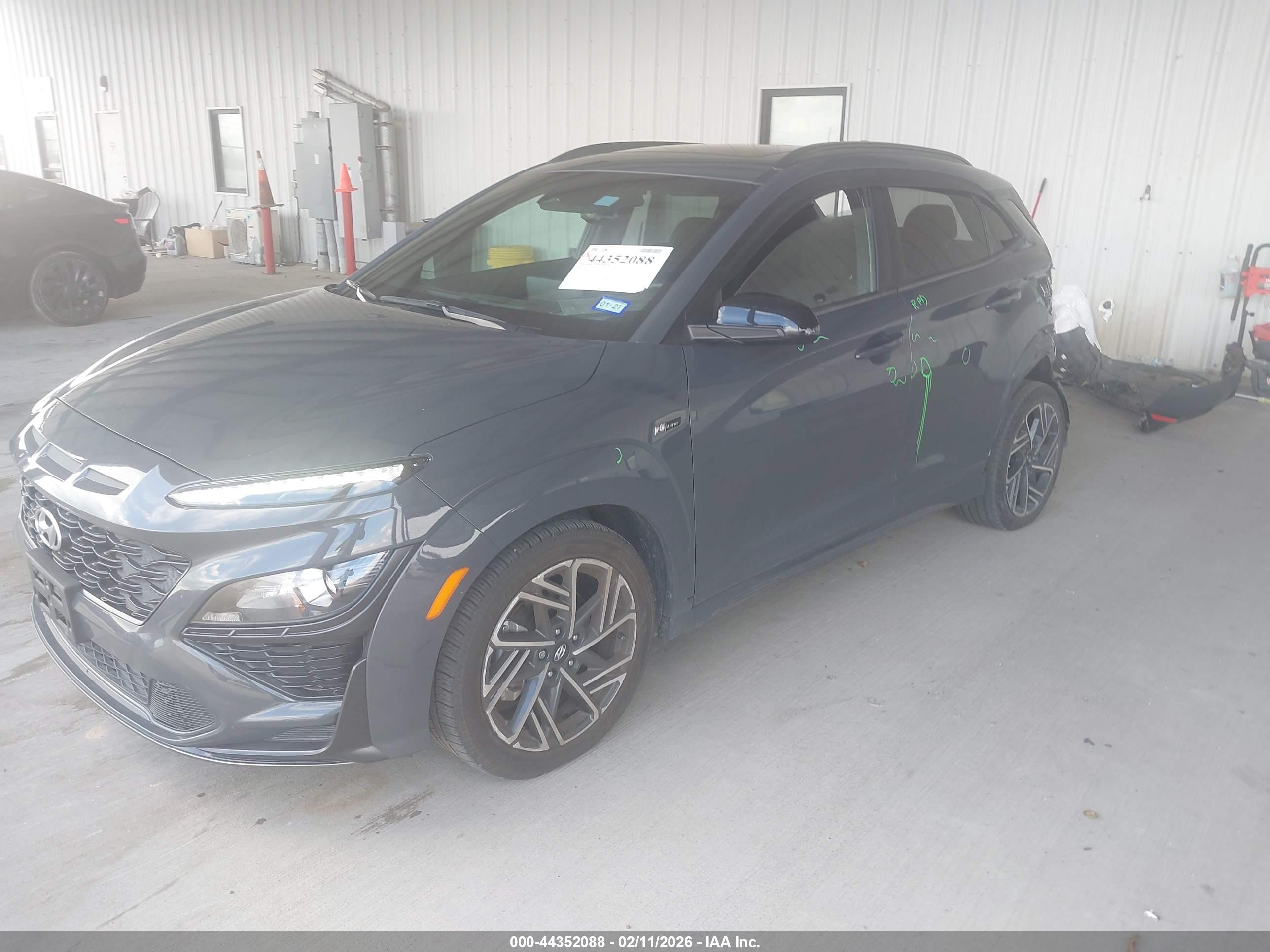 HYUNDAI KONA image 2