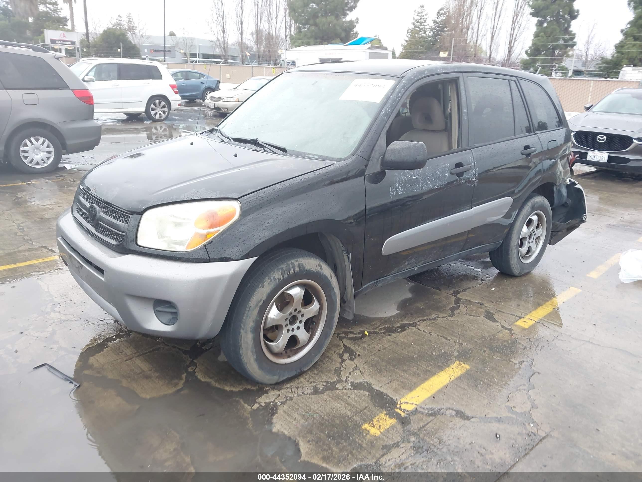 TOYOTA RAV4 image 2