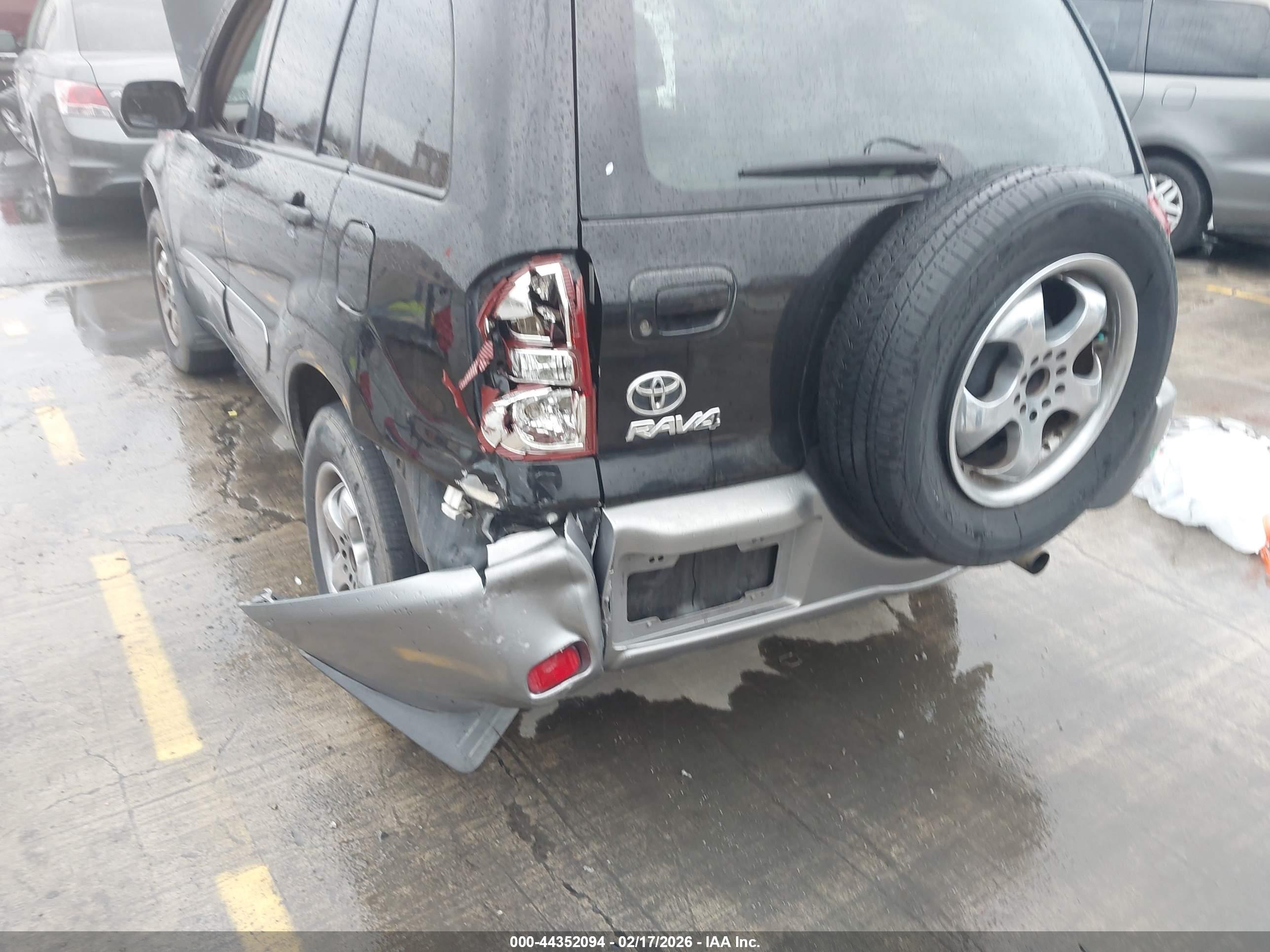 TOYOTA RAV4 image 6