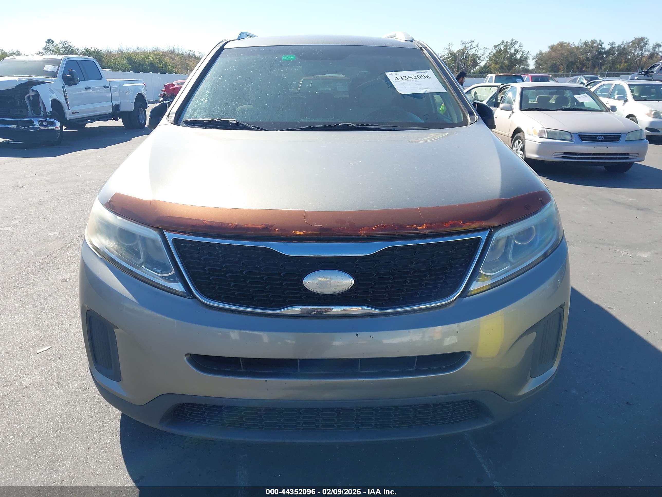 KIA SORENTO image 6