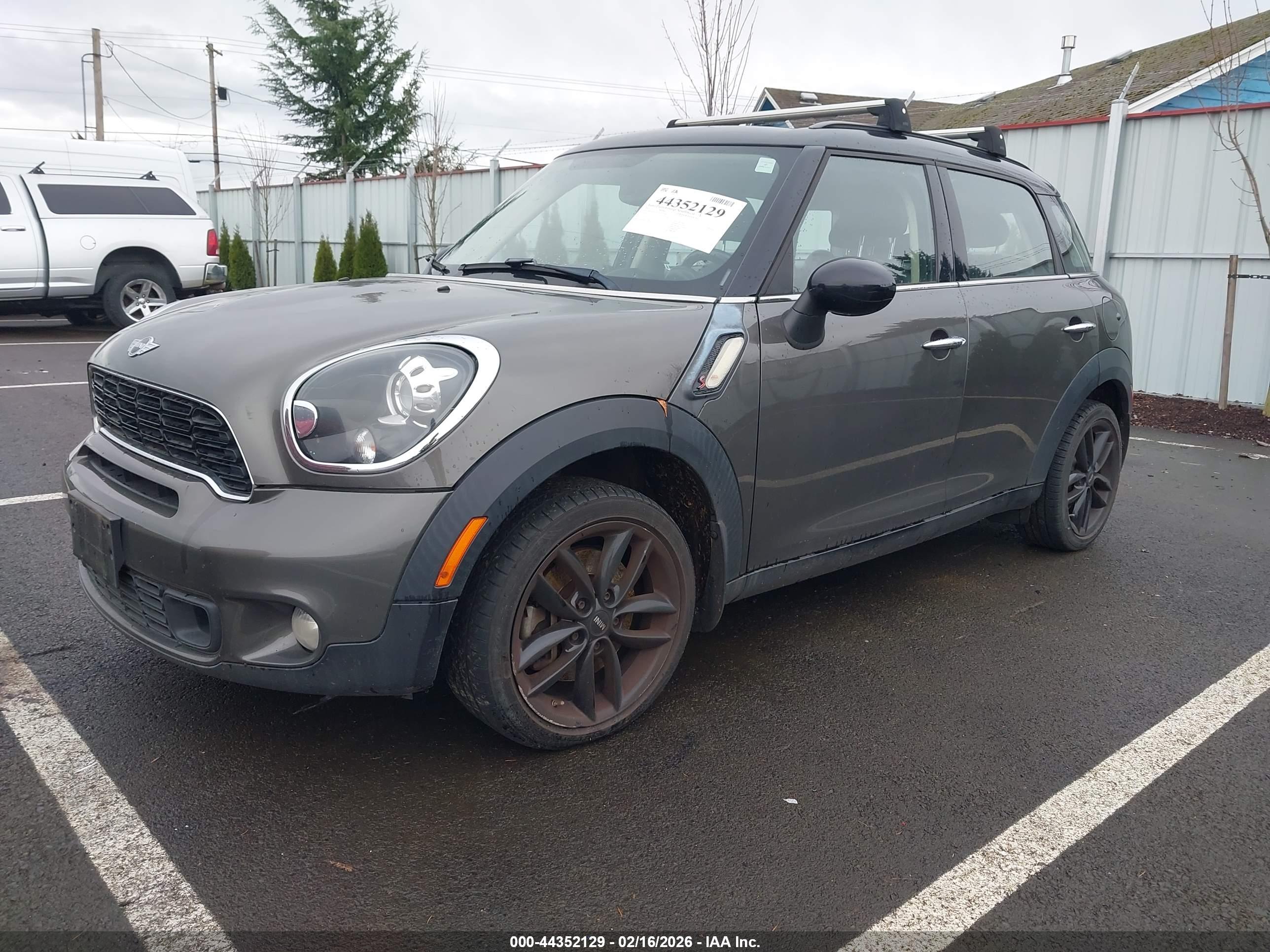 MINI COOPER image 2