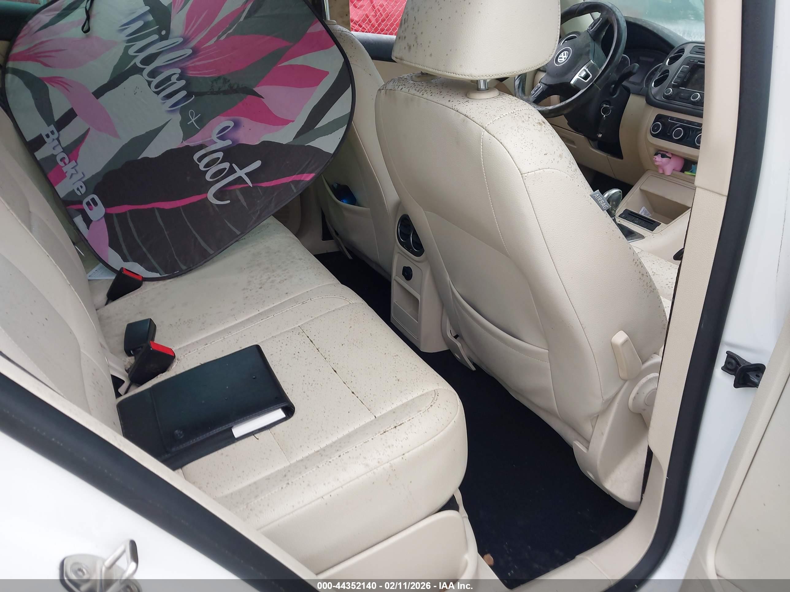 VOLKSWAGEN TIGUAN image 8