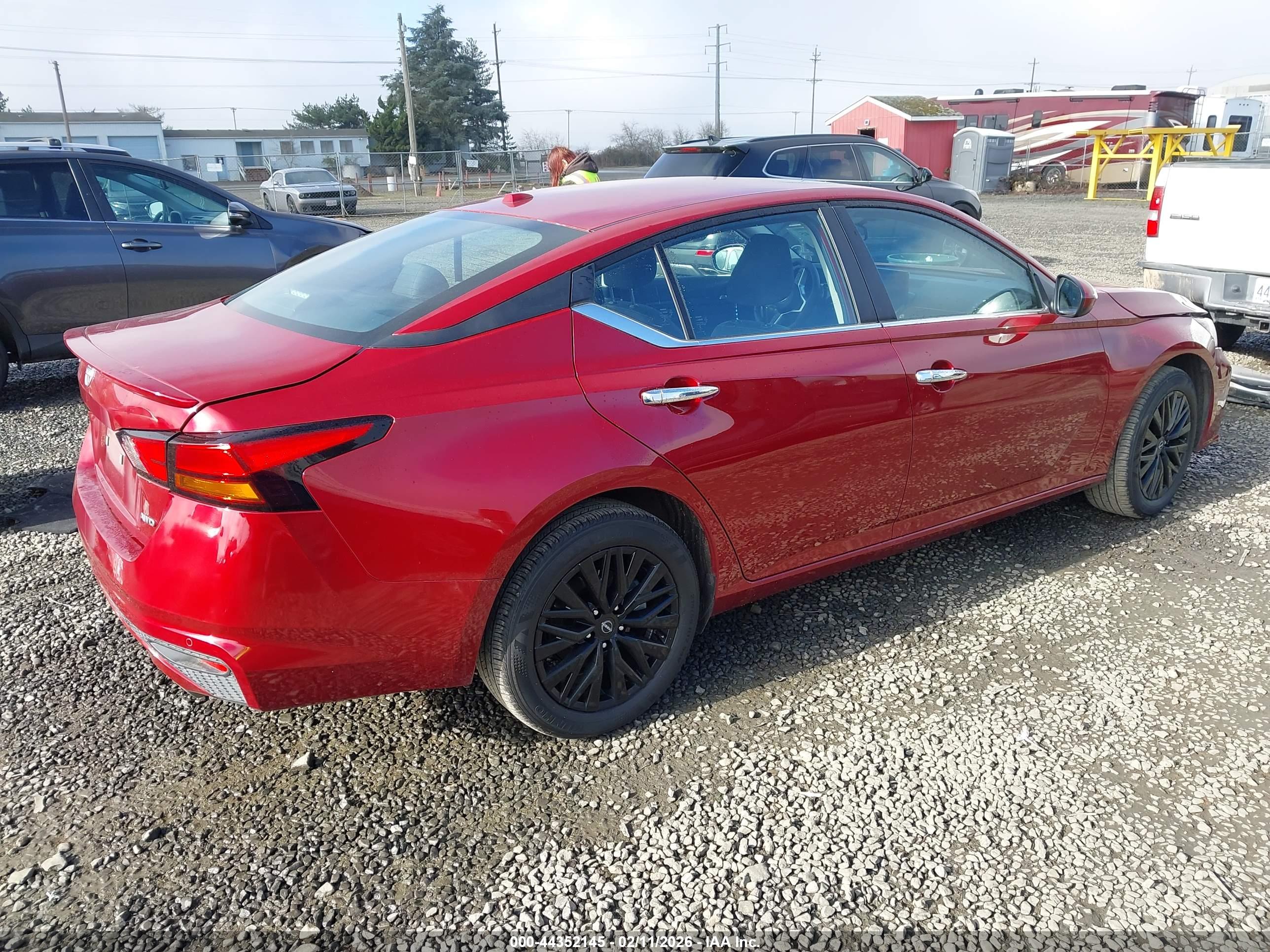 NISSAN ALTIMA image 4