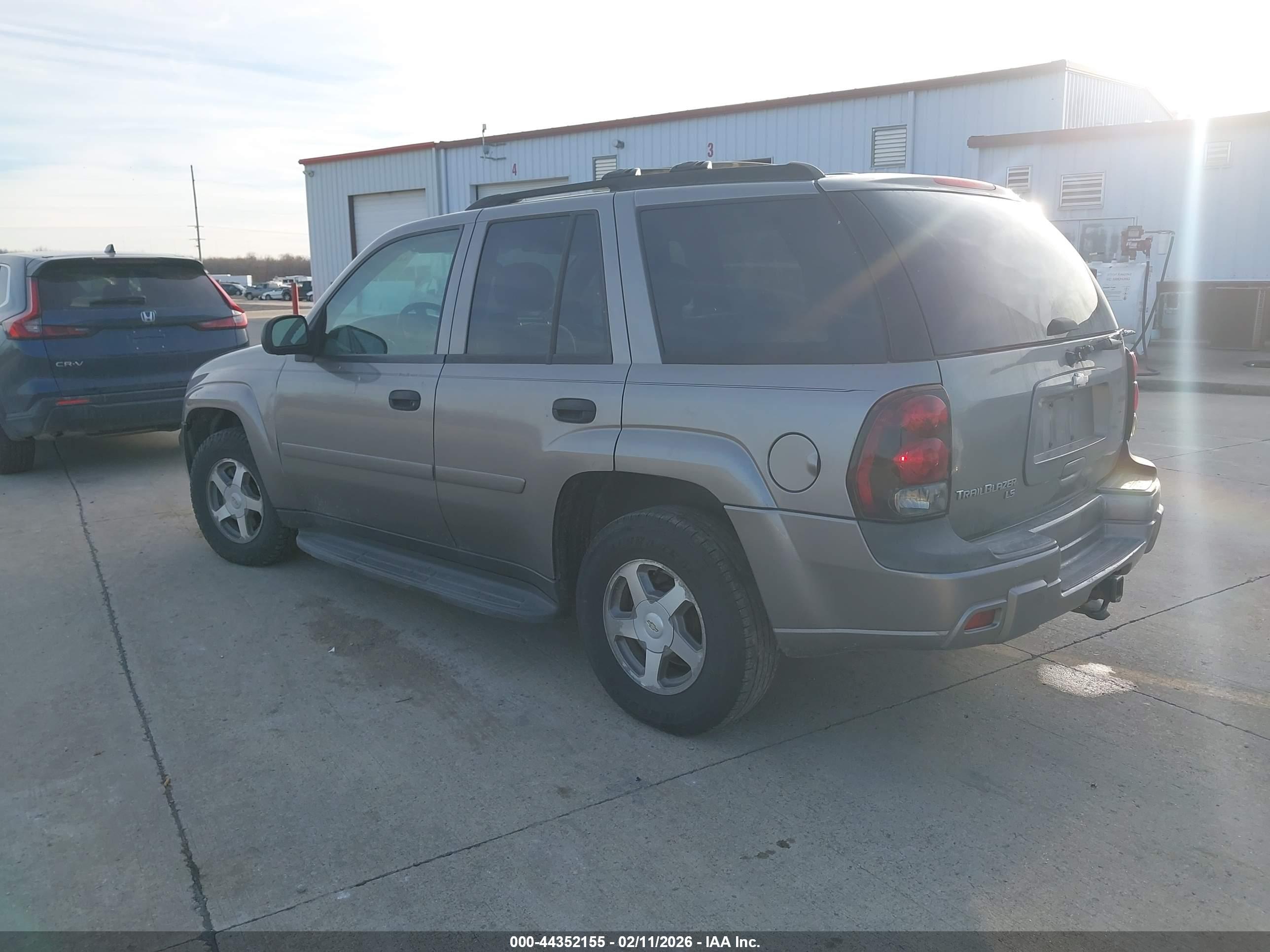 CHEVROLET TRAILBLAZER image 3
