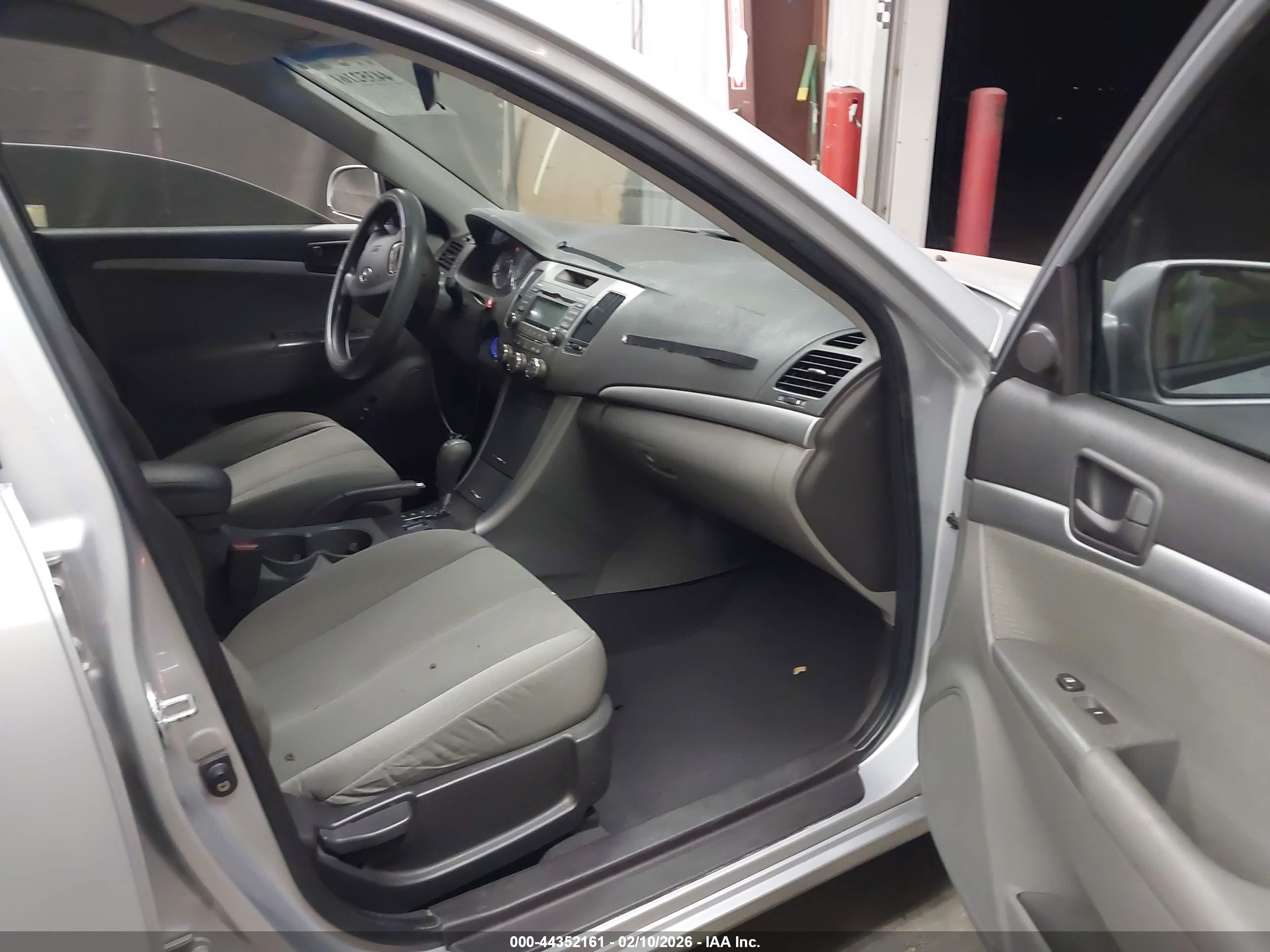 HYUNDAI SONATA image 5