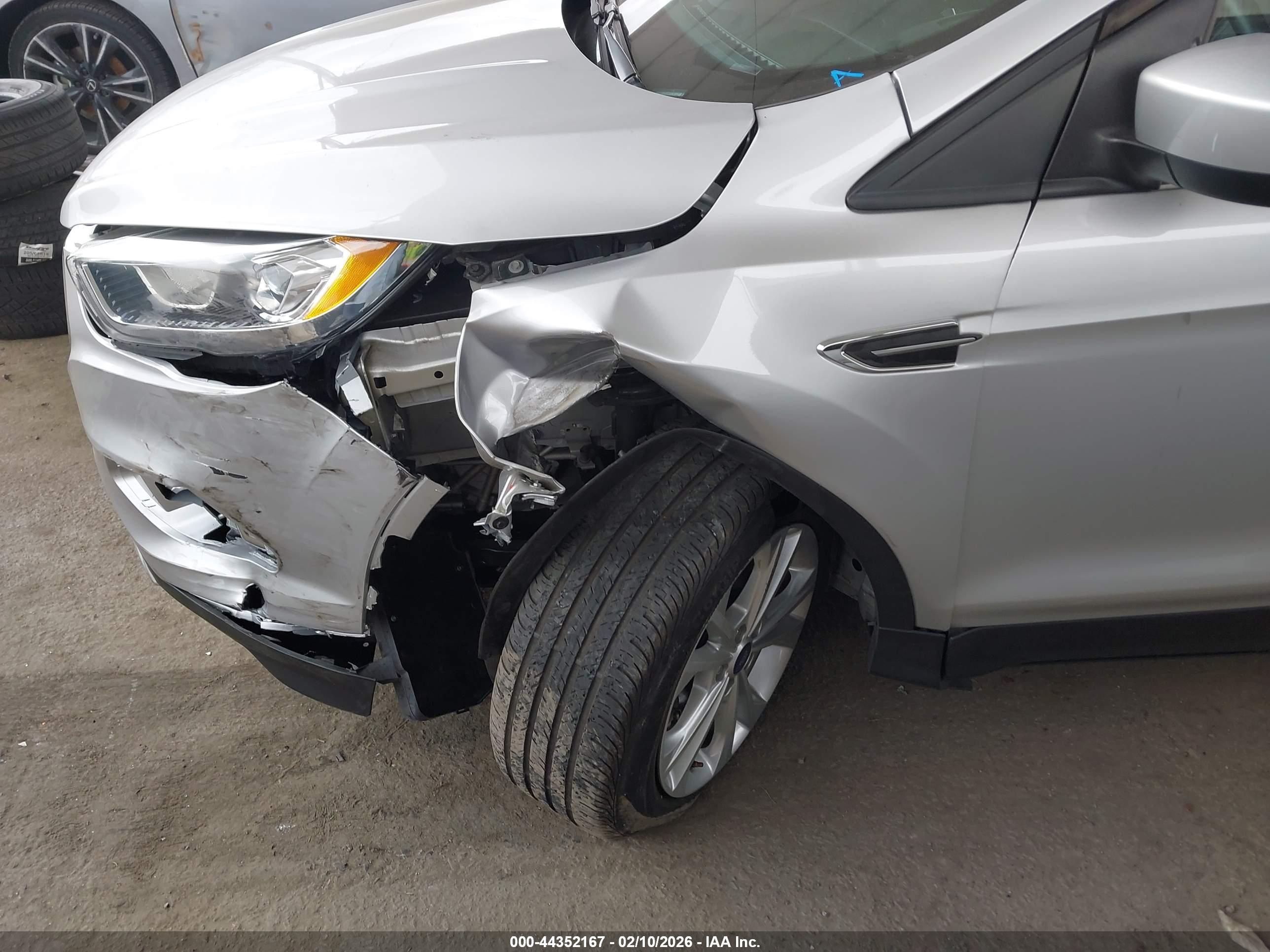 FORD ESCAPE image 6