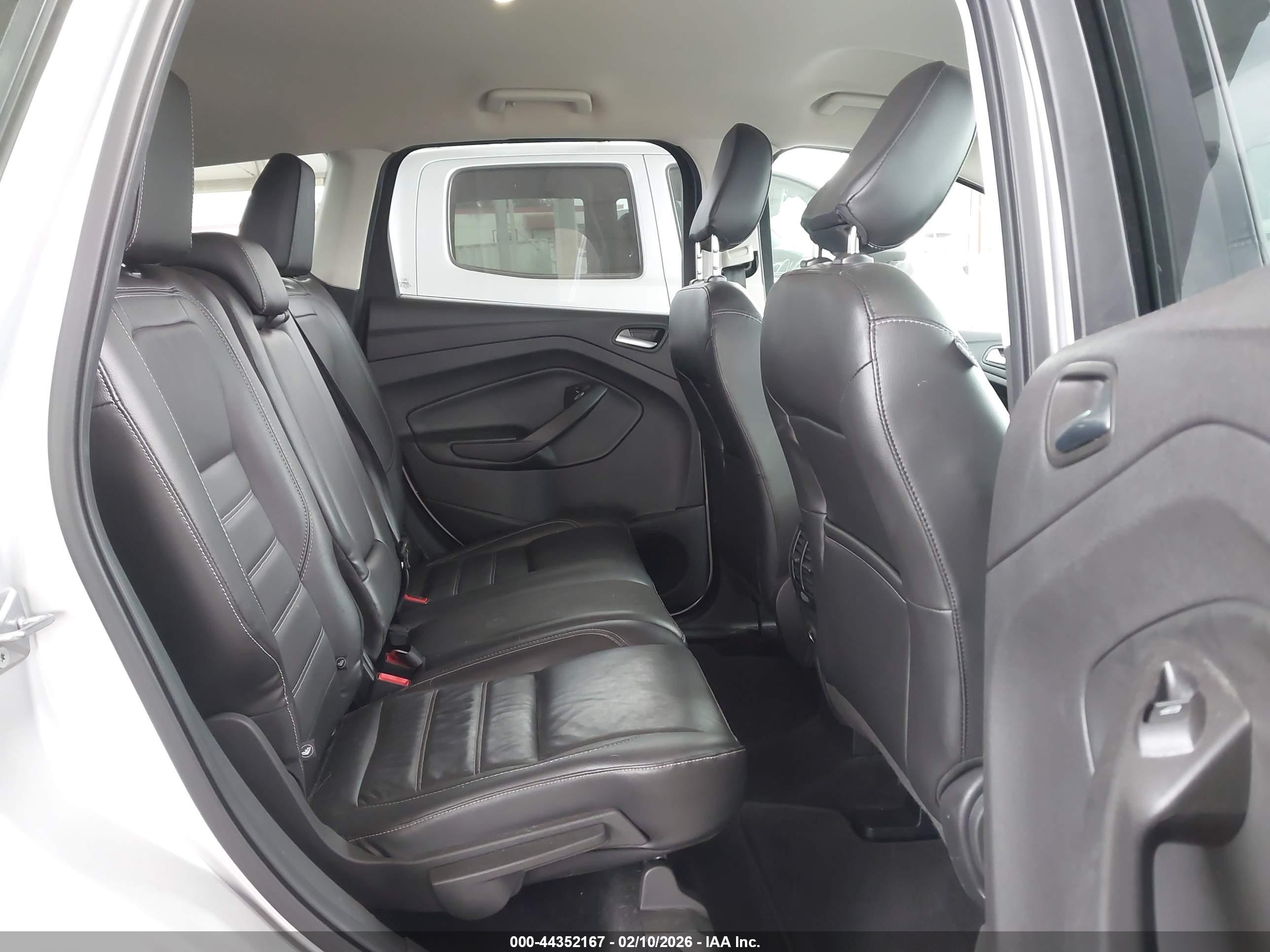 FORD ESCAPE image 8