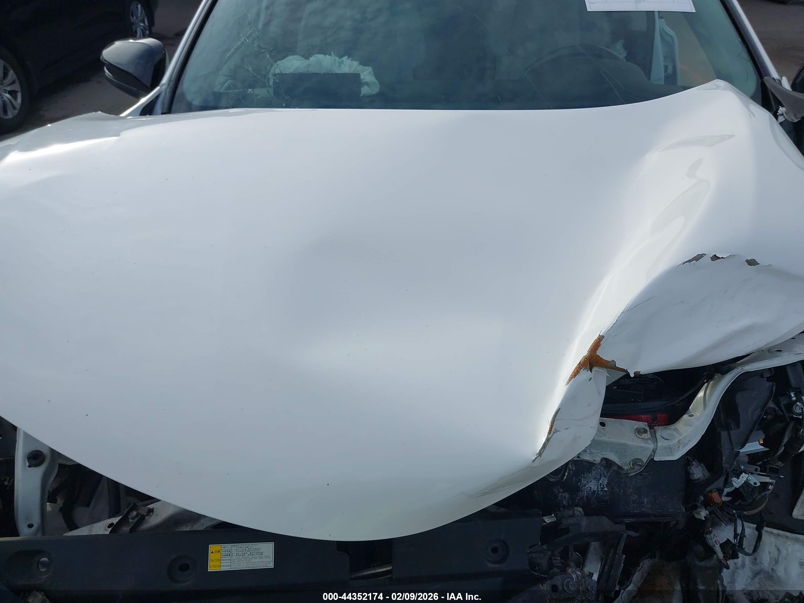 TOYOTA RAV4 image 10