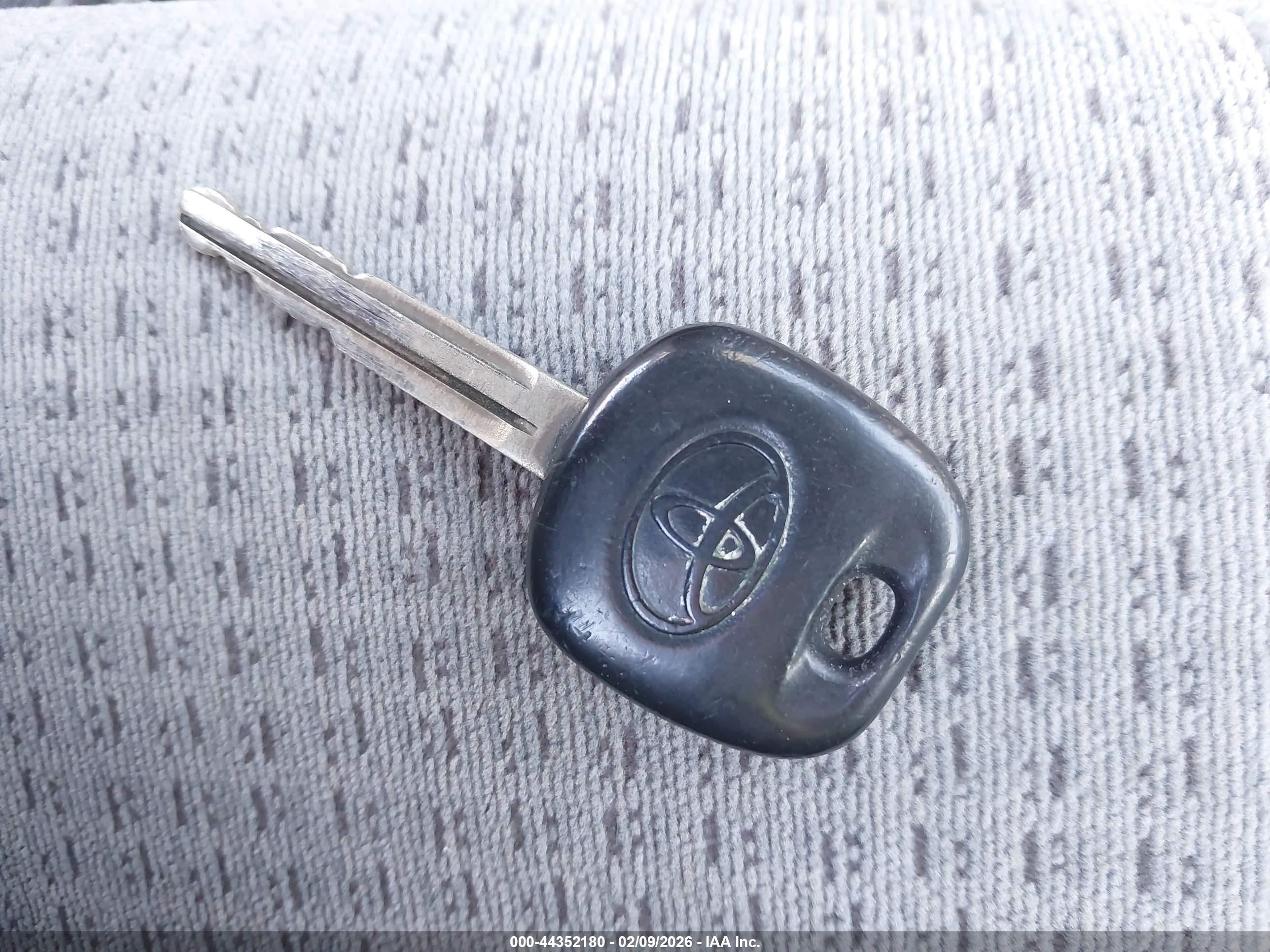 TOYOTA COROLLA image 11