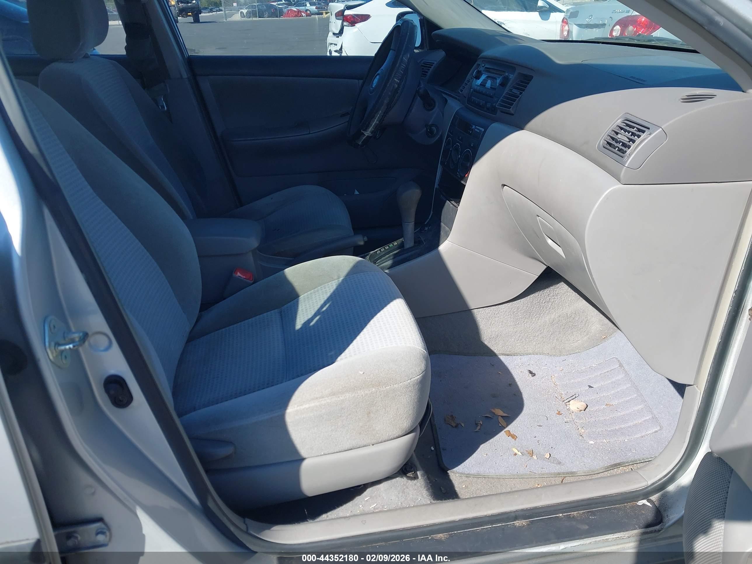 TOYOTA COROLLA image 5