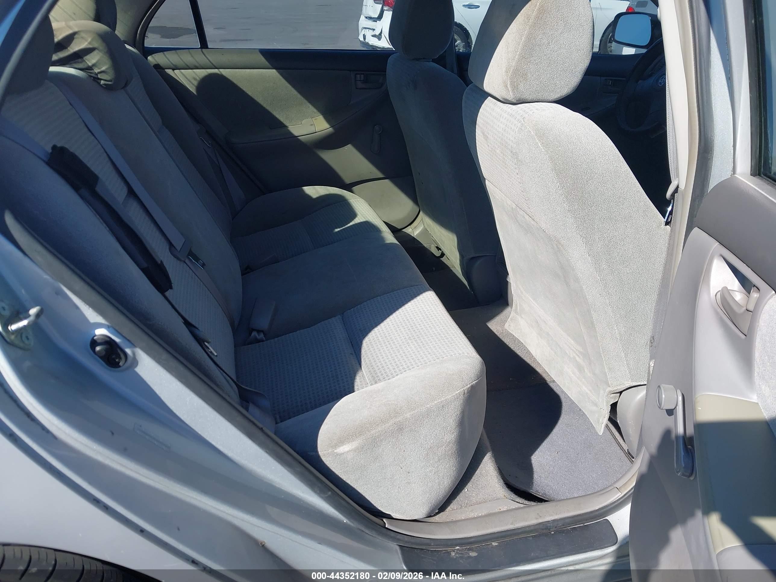 TOYOTA COROLLA image 8