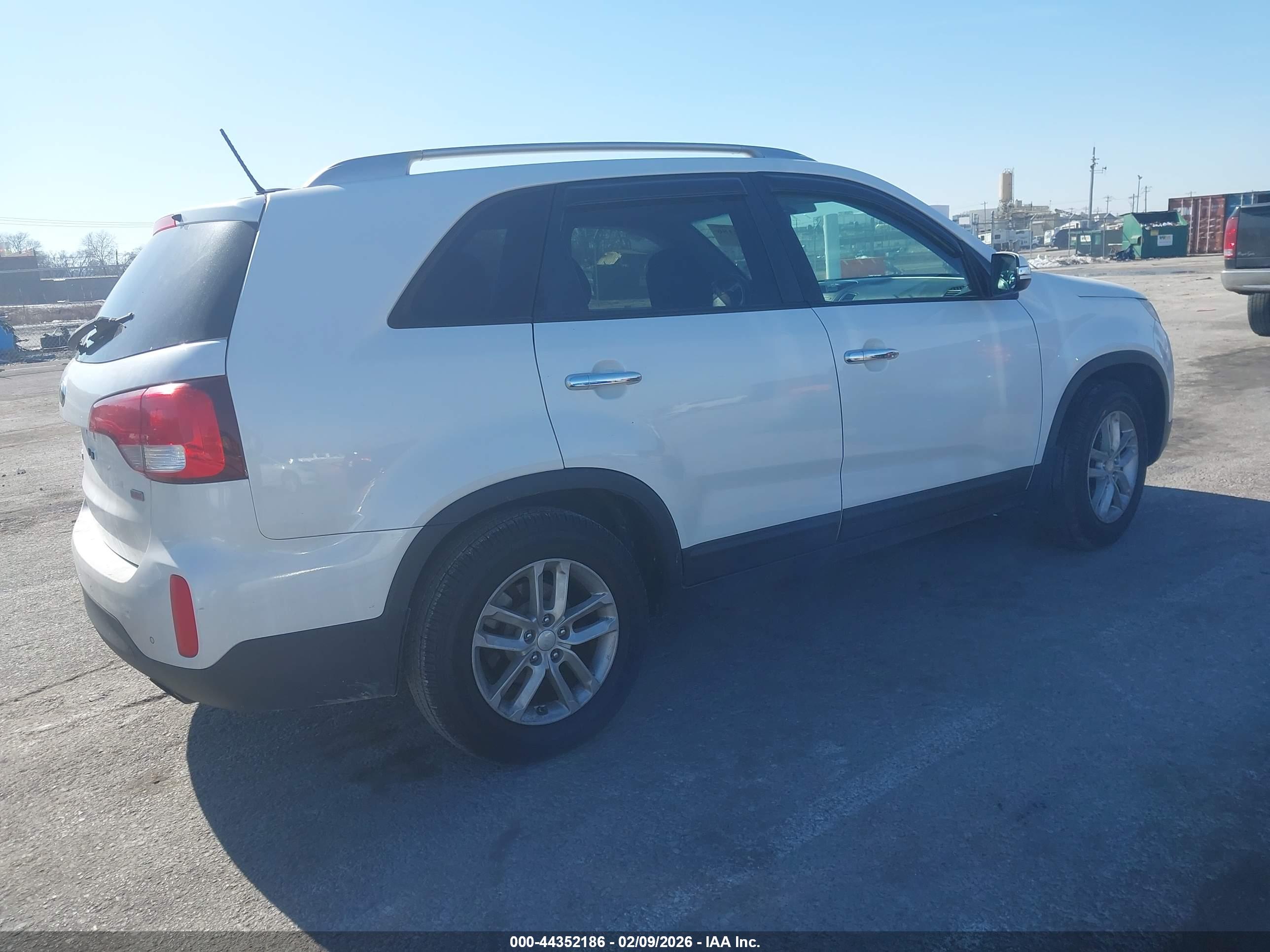 KIA SORENTO image 4