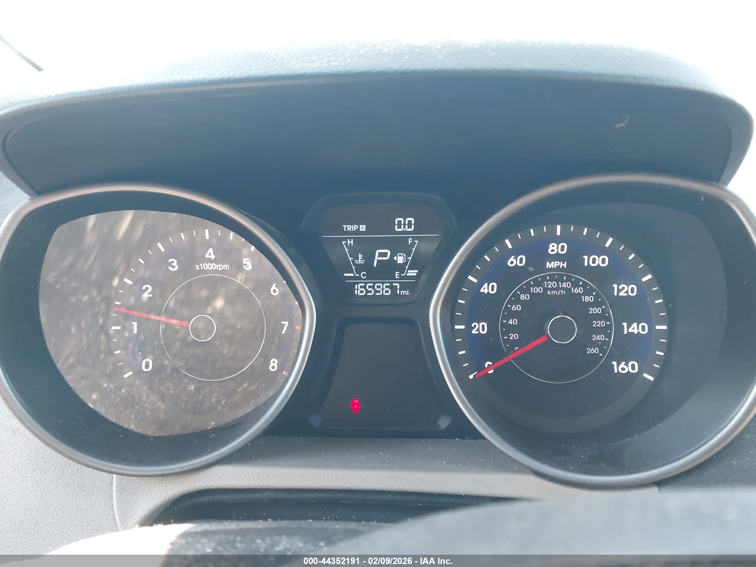 HYUNDAI ELANTRA image 7