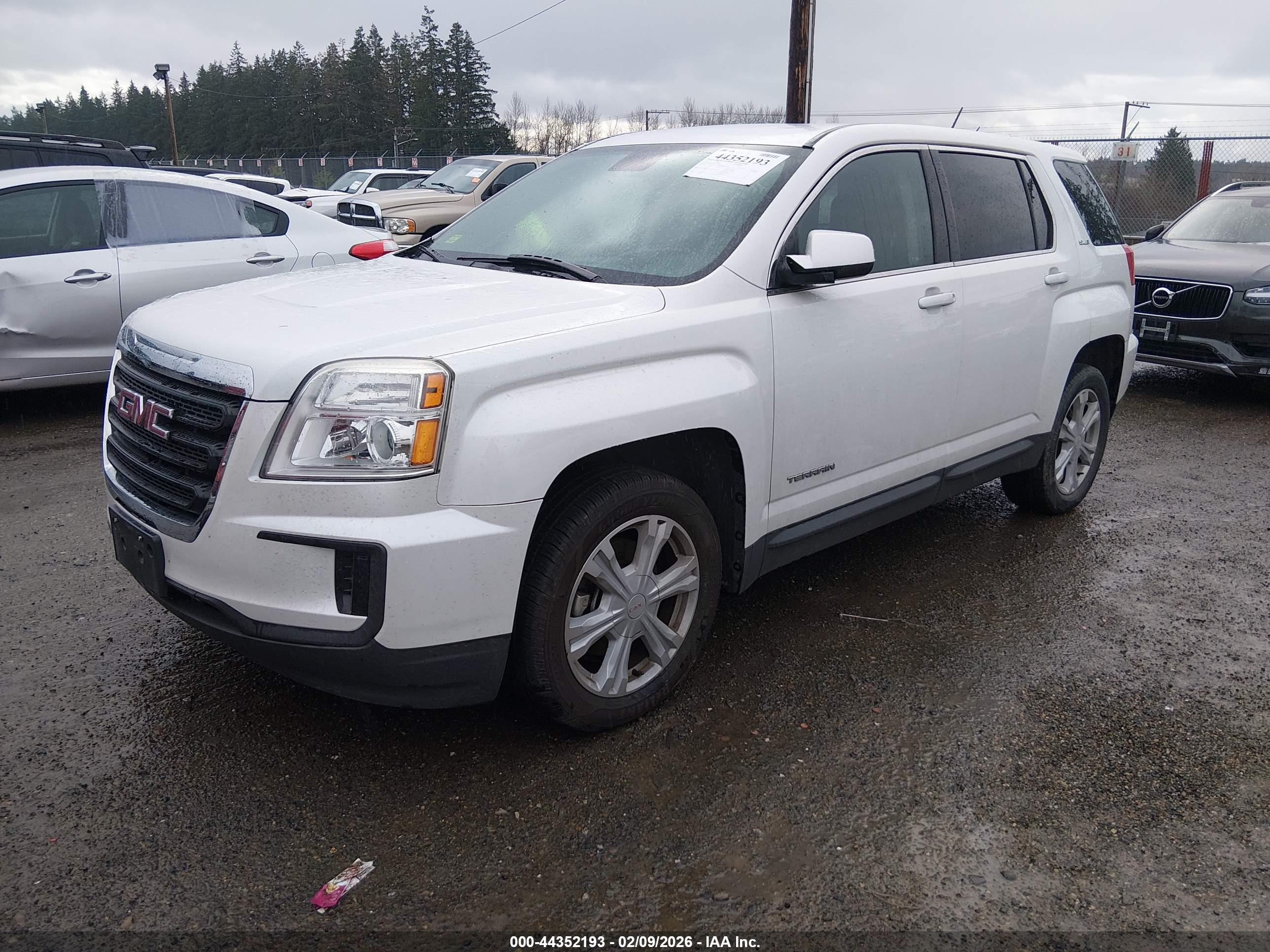 GMC TERRAIN image 2