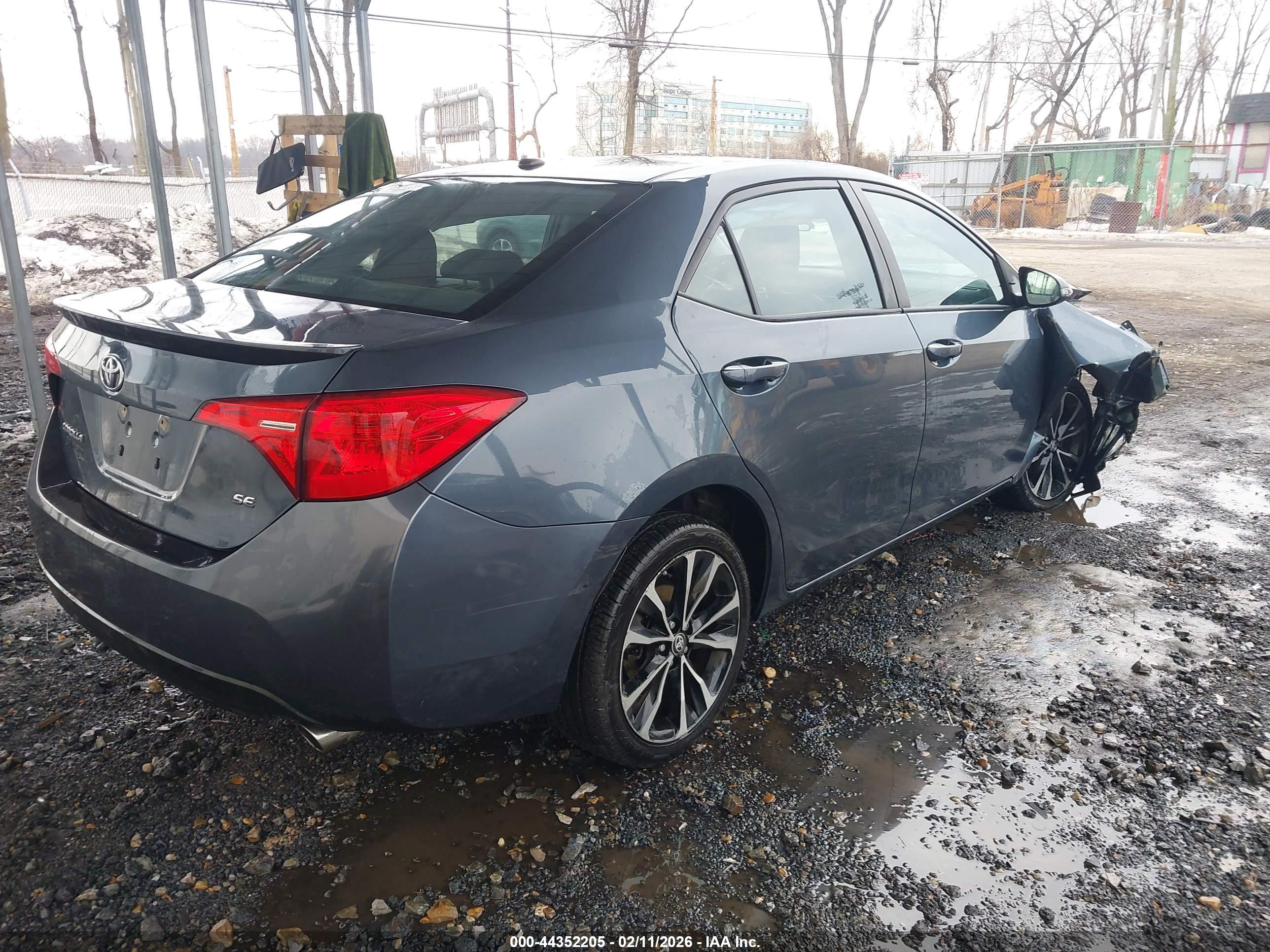 TOYOTA COROLLA image 4