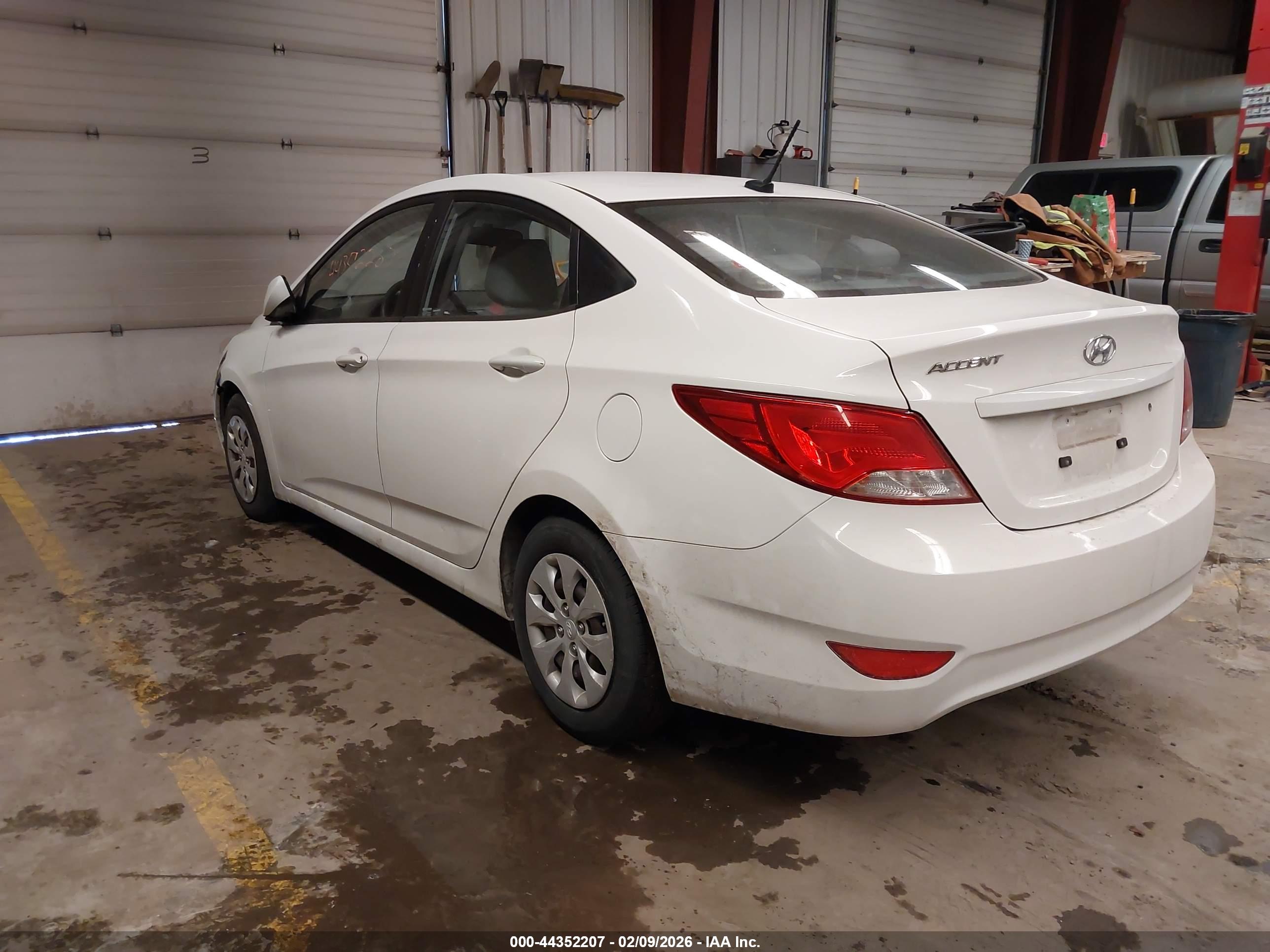 HYUNDAI ACCENT image 3