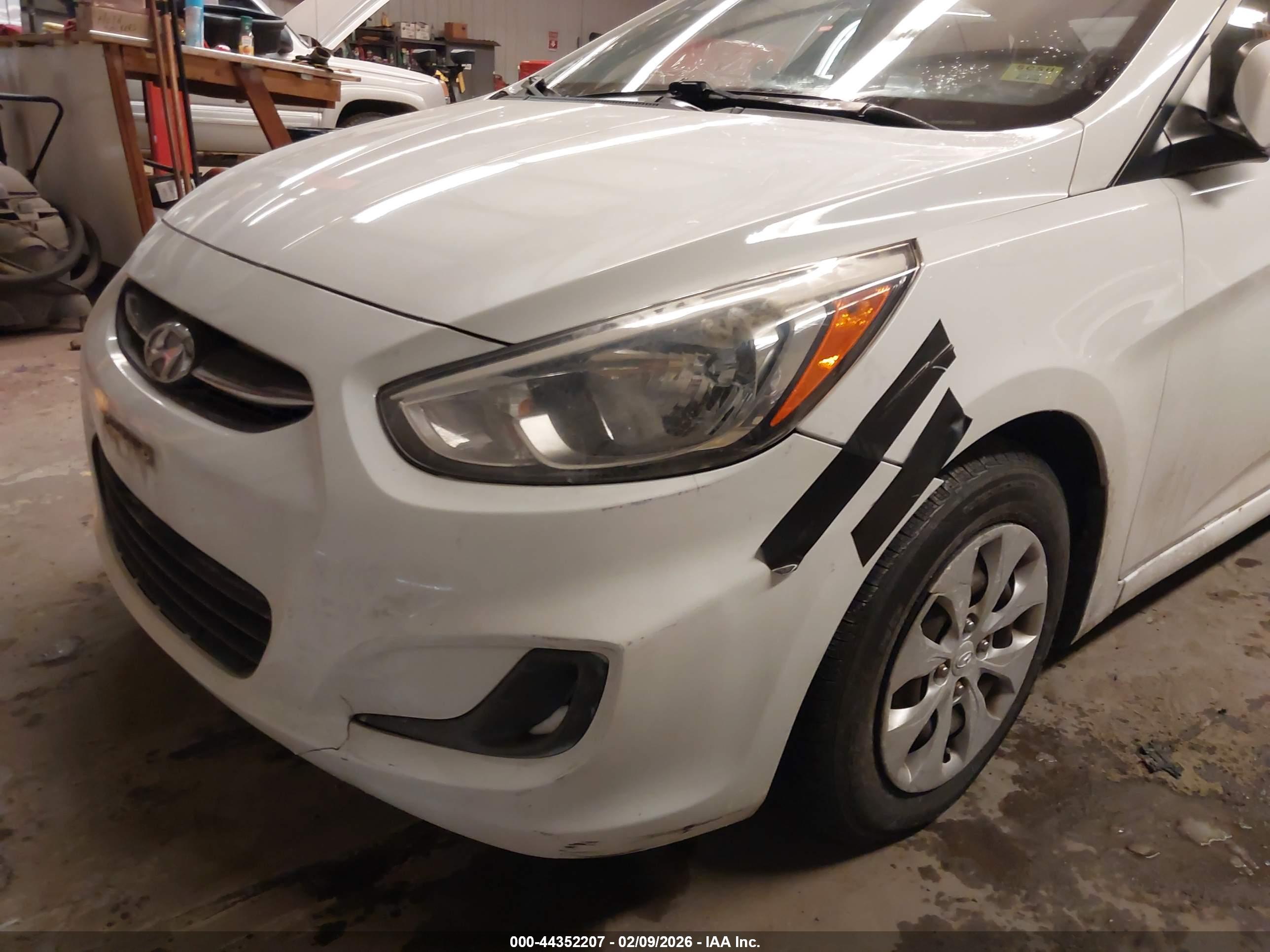HYUNDAI ACCENT image 6