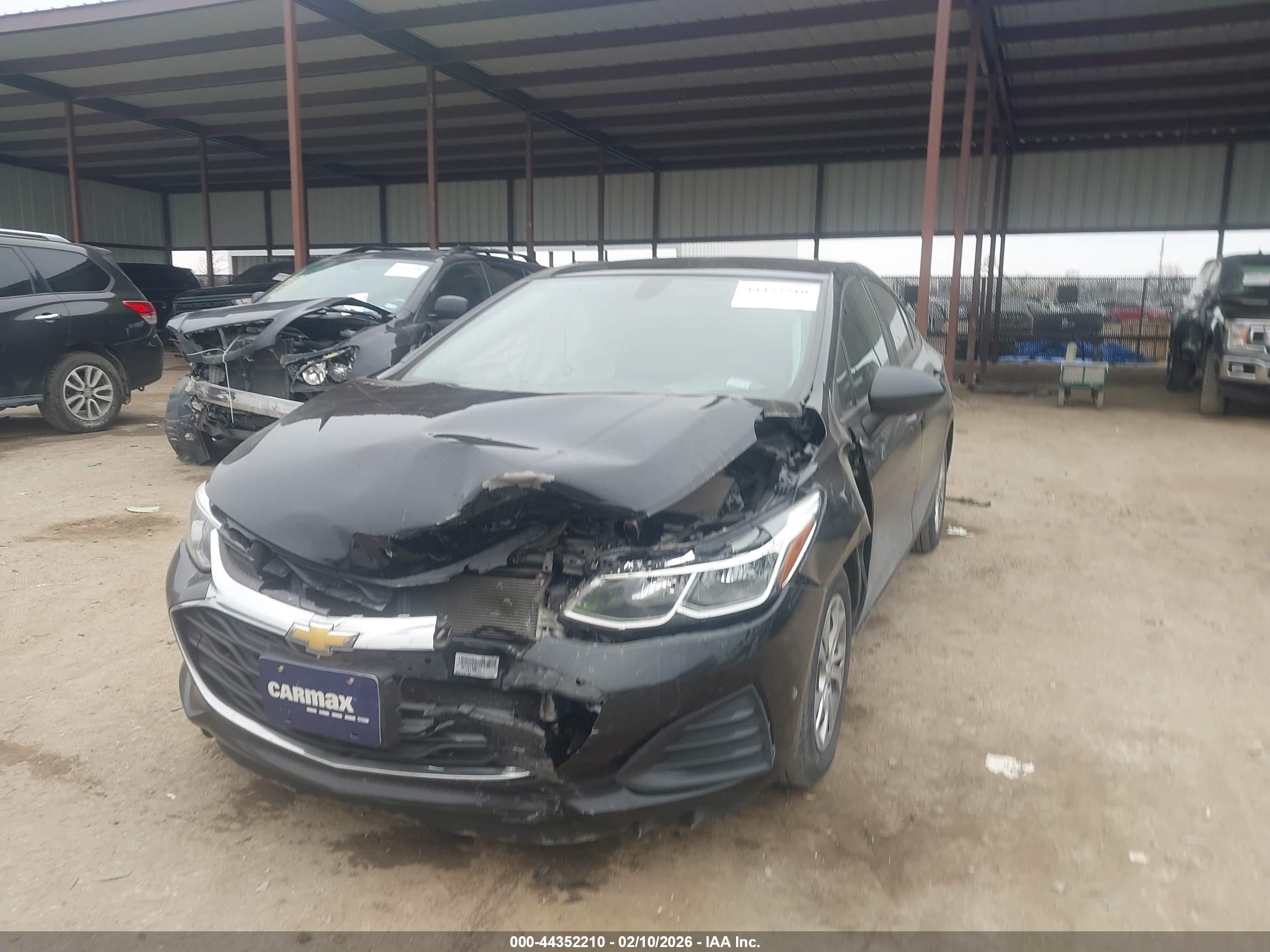 CHEVROLET CRUZE image 2