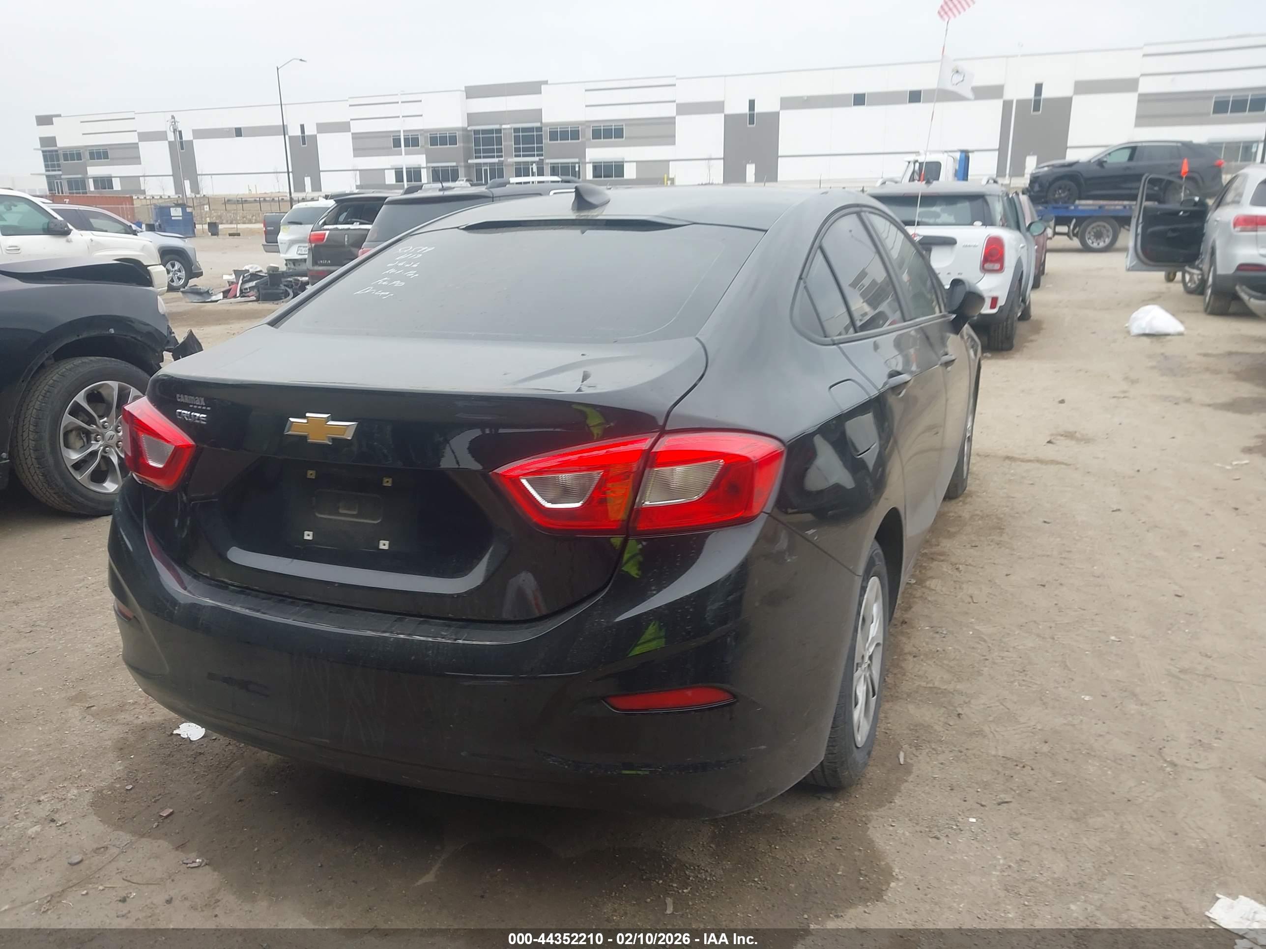 CHEVROLET CRUZE image 4