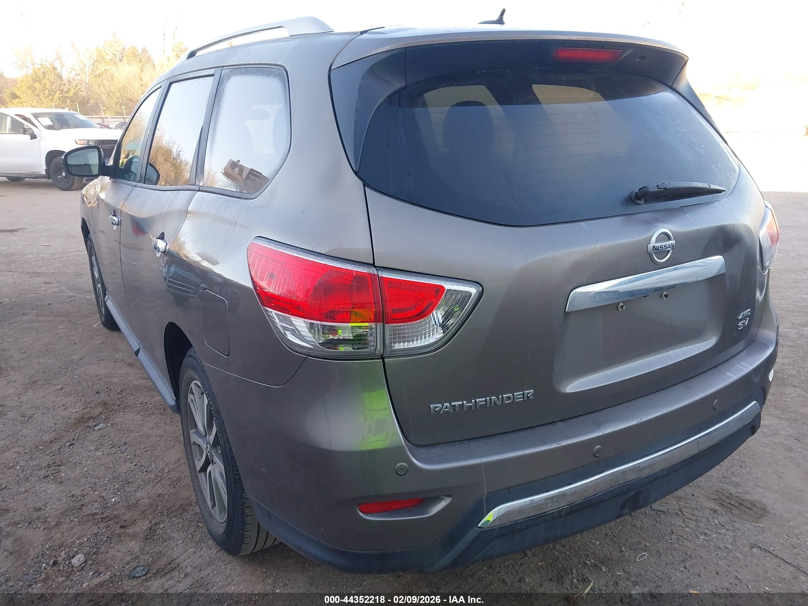 NISSAN PATHFINDER image 3