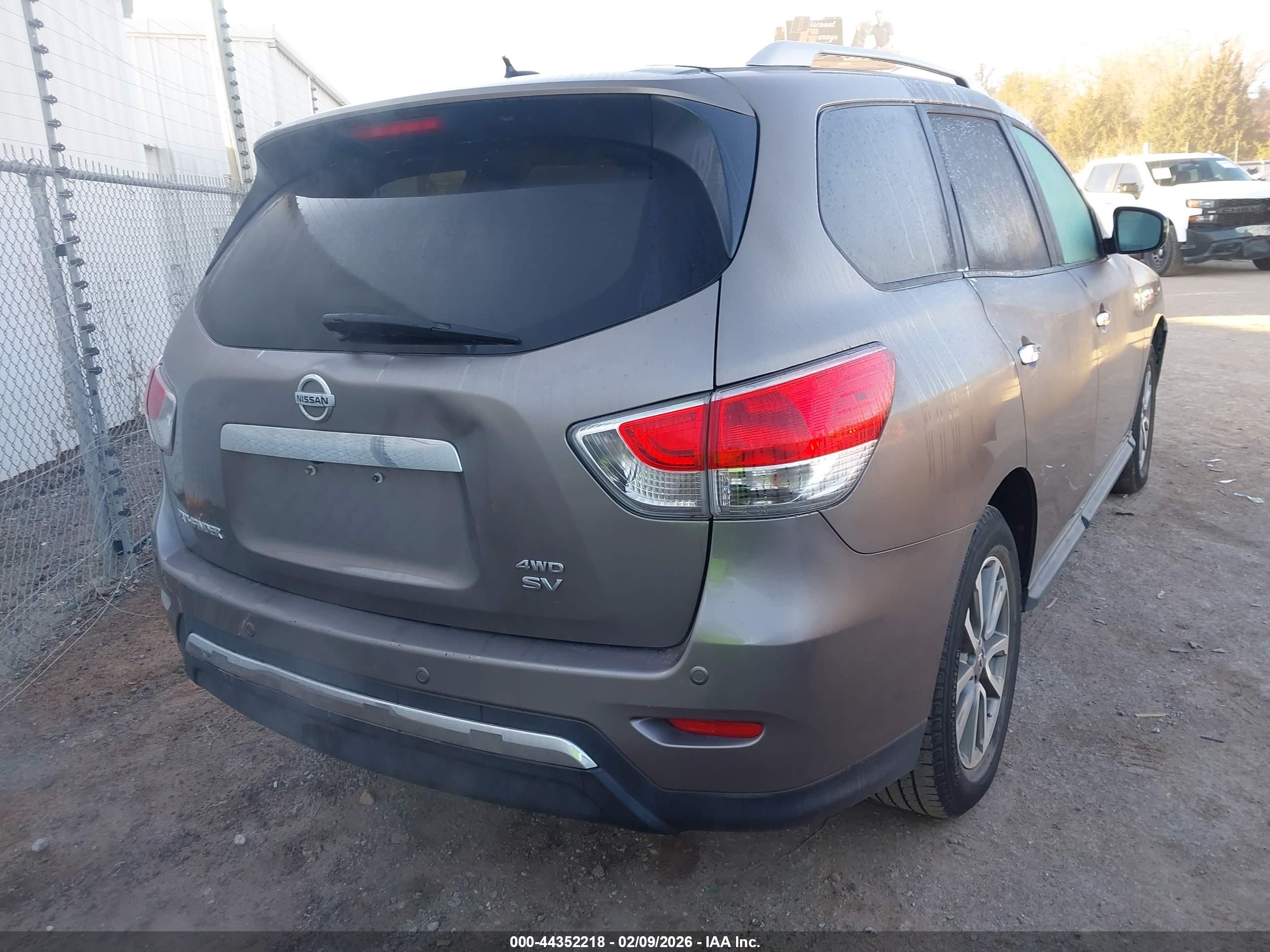 NISSAN PATHFINDER image 4