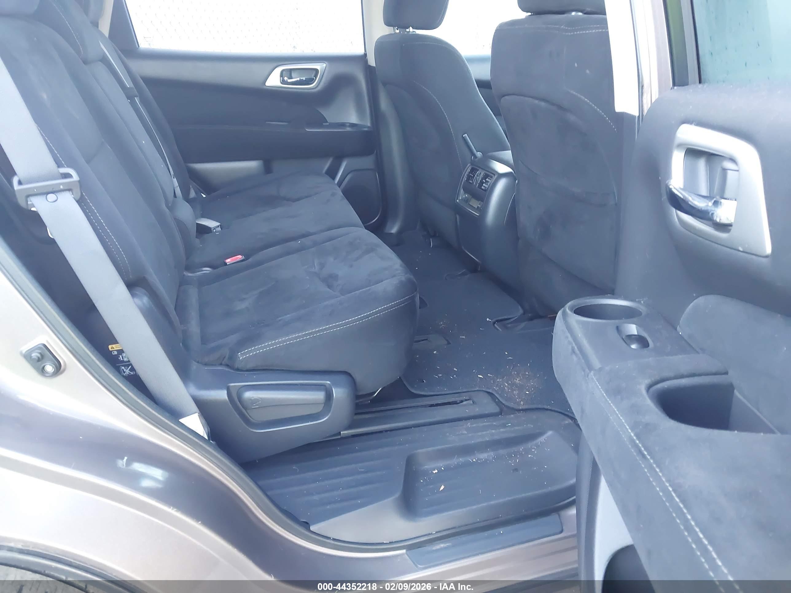 NISSAN PATHFINDER image 8