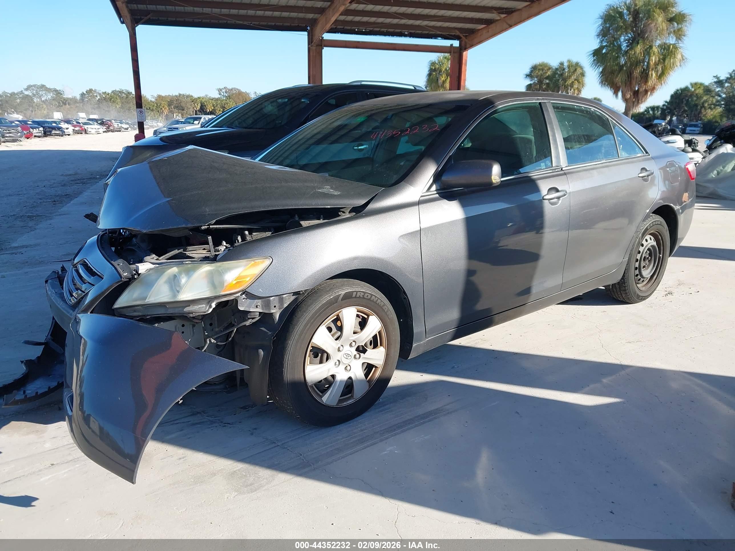 TOYOTA CAMRY image 2