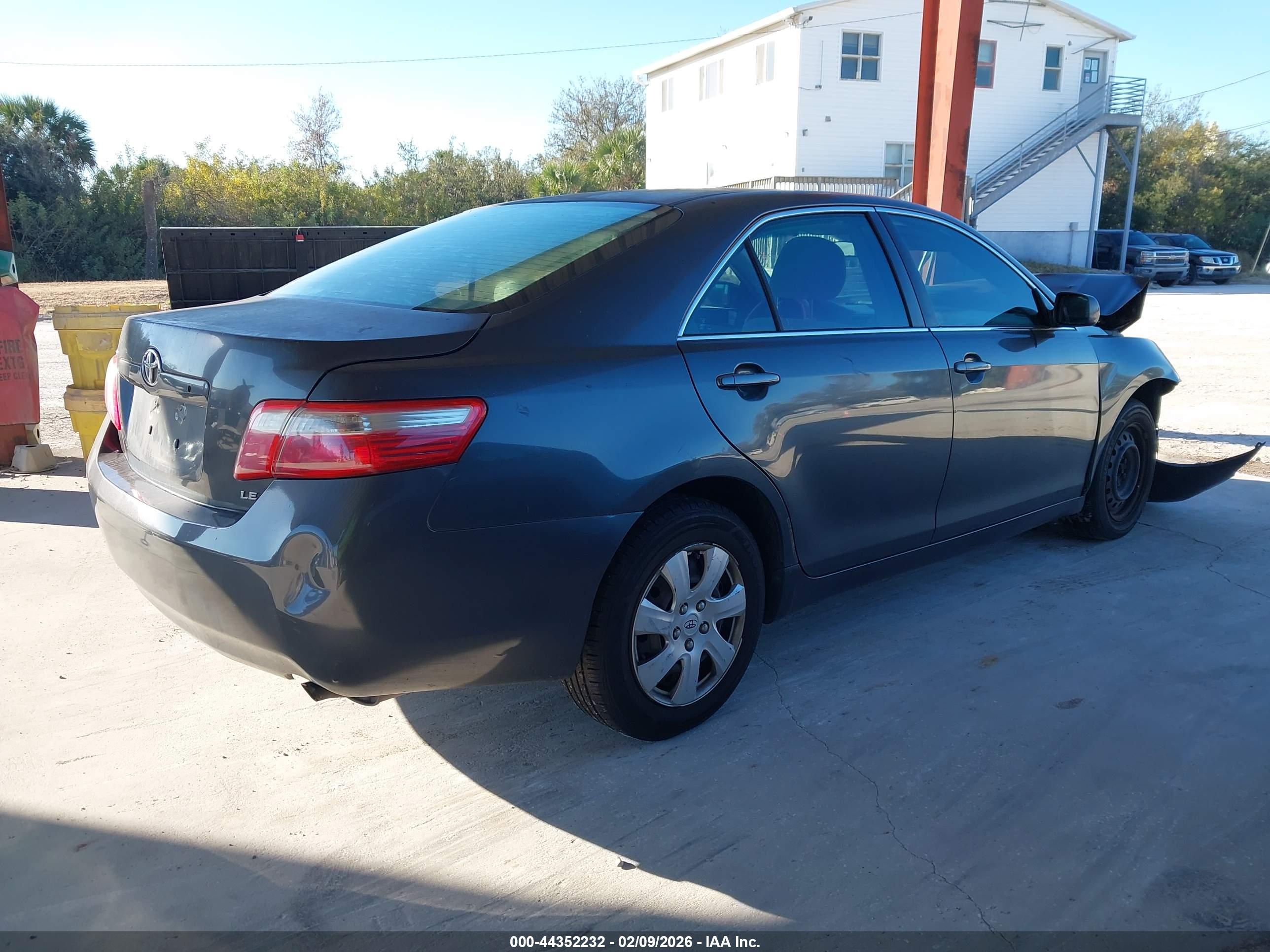 TOYOTA CAMRY image 4