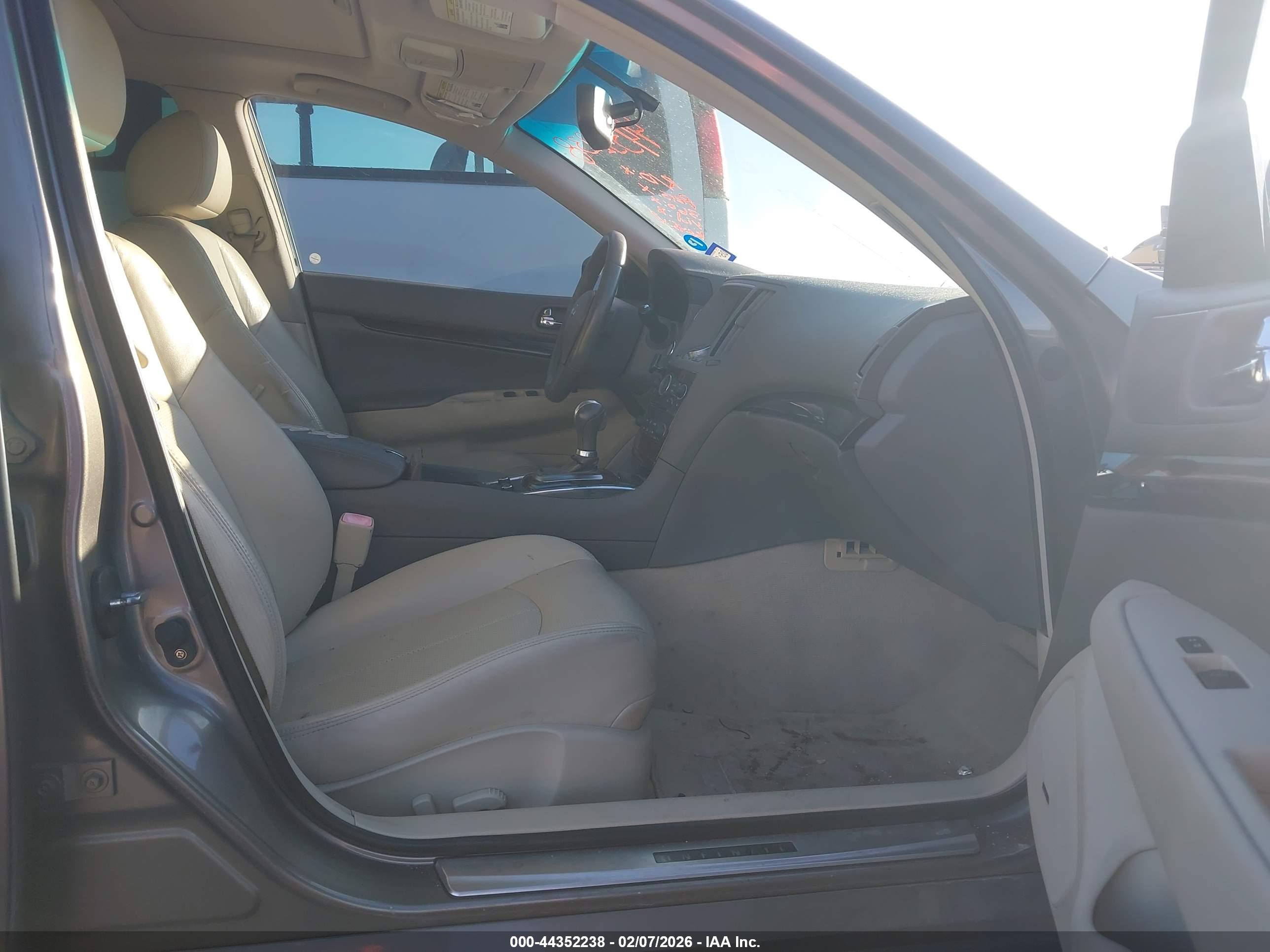 INFINITI G37 image 5