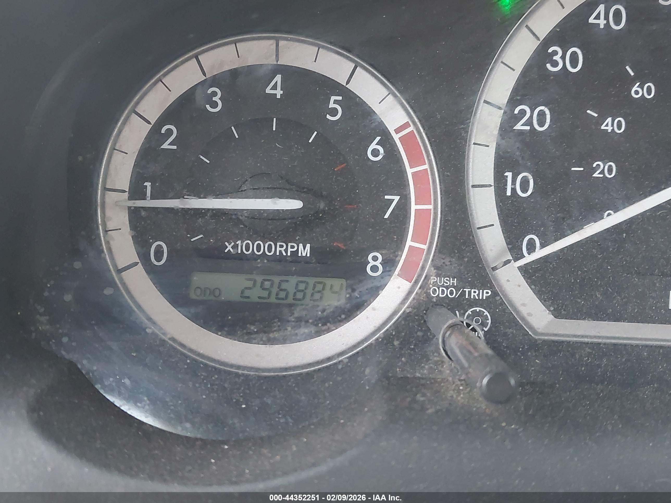 TOYOTA SIENNA image 7